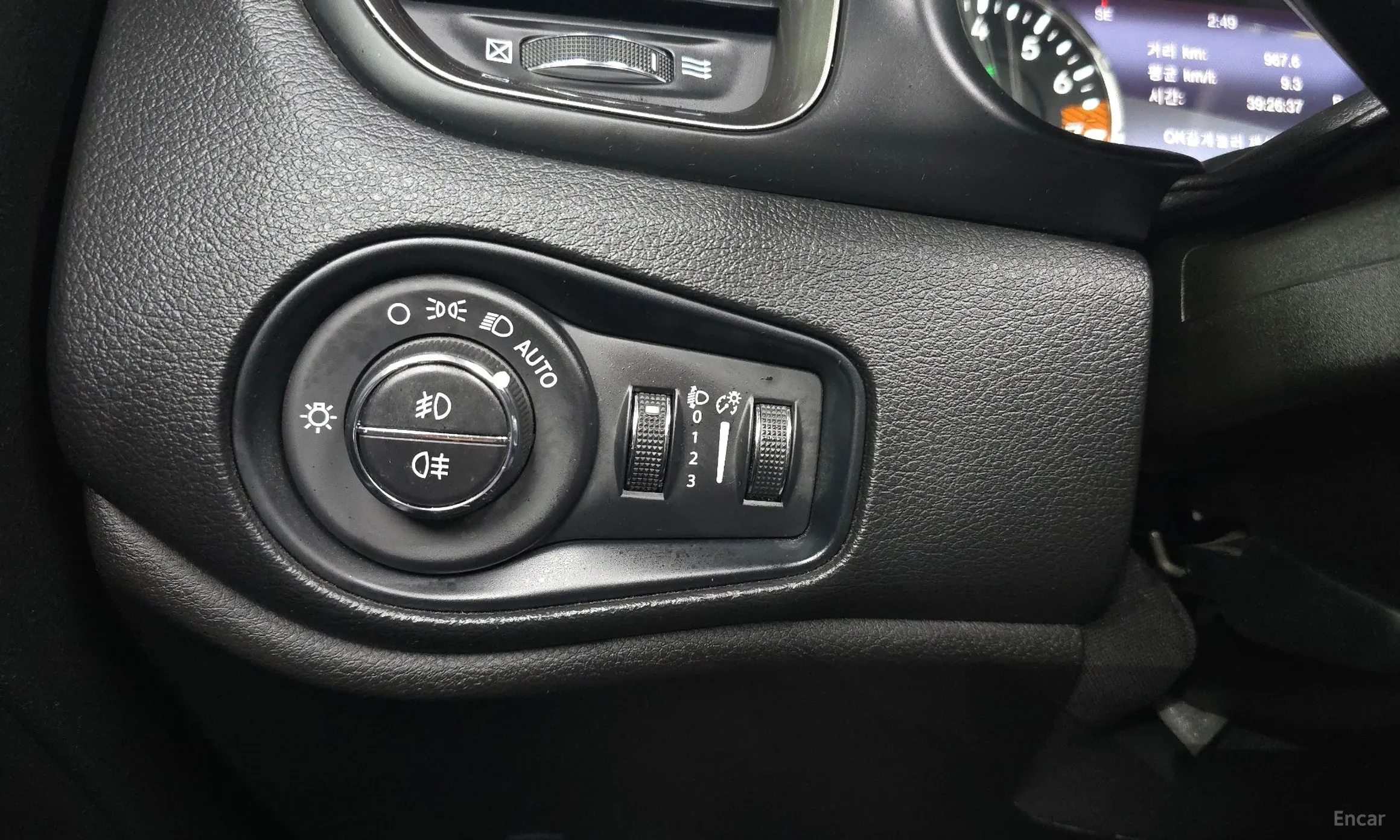 Jeep Renegade превью 18