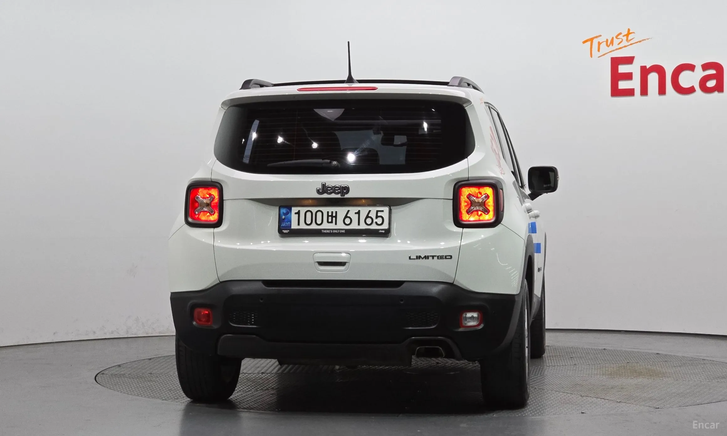 Jeep Renegade превью 4
