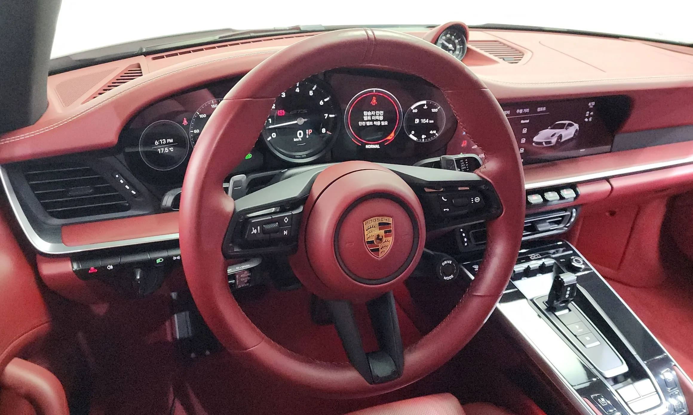 Porsche 911 (992) превью 14