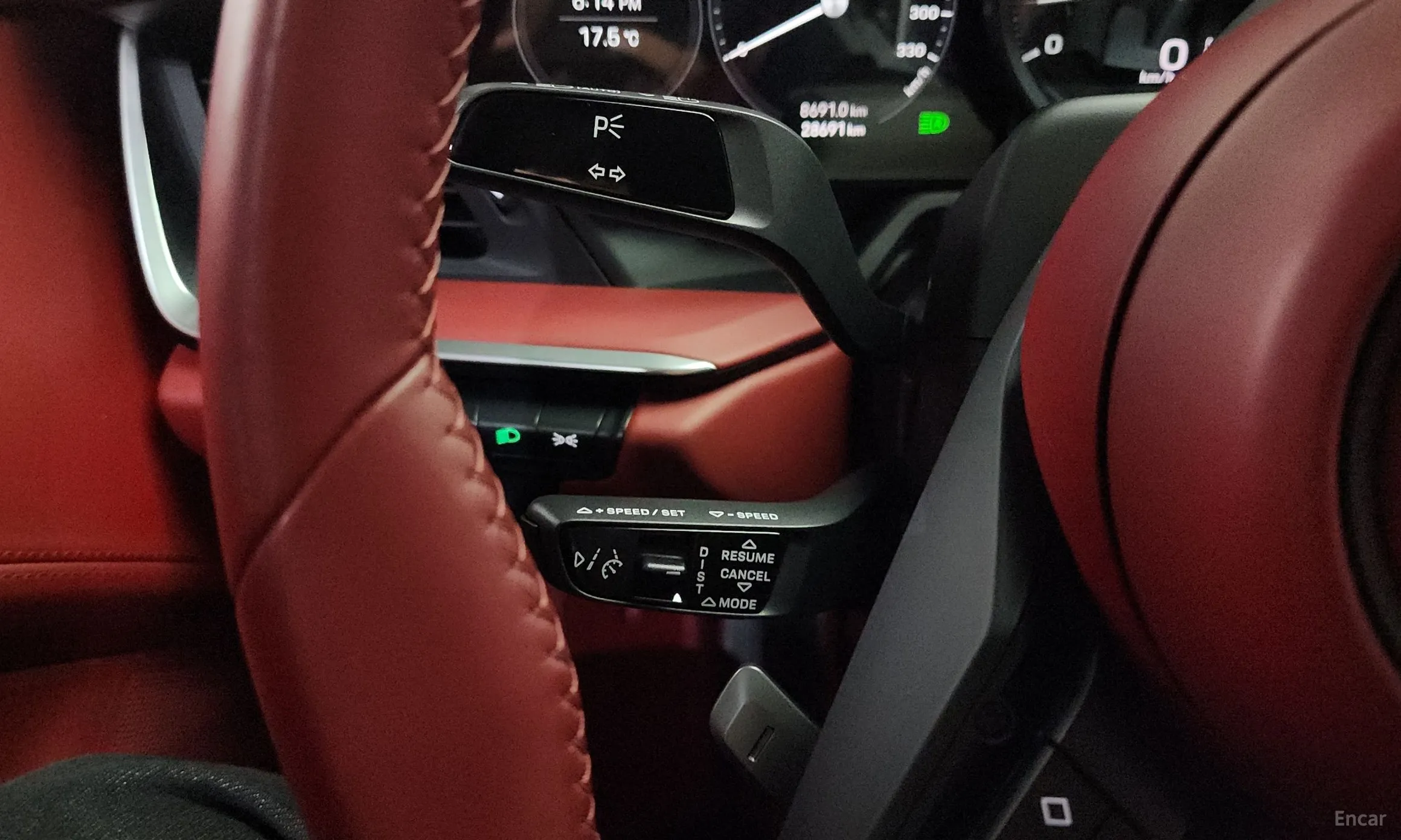 Porsche 911 (992) превью 16