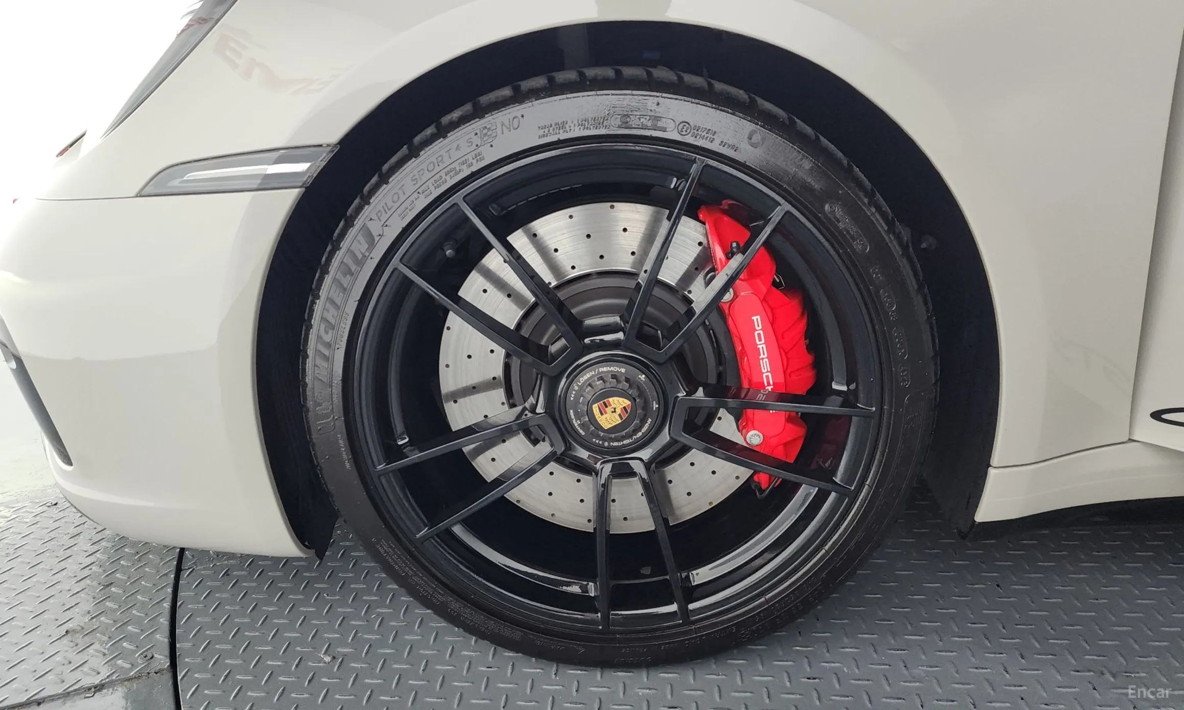 Porsche 911 (992) превью 5