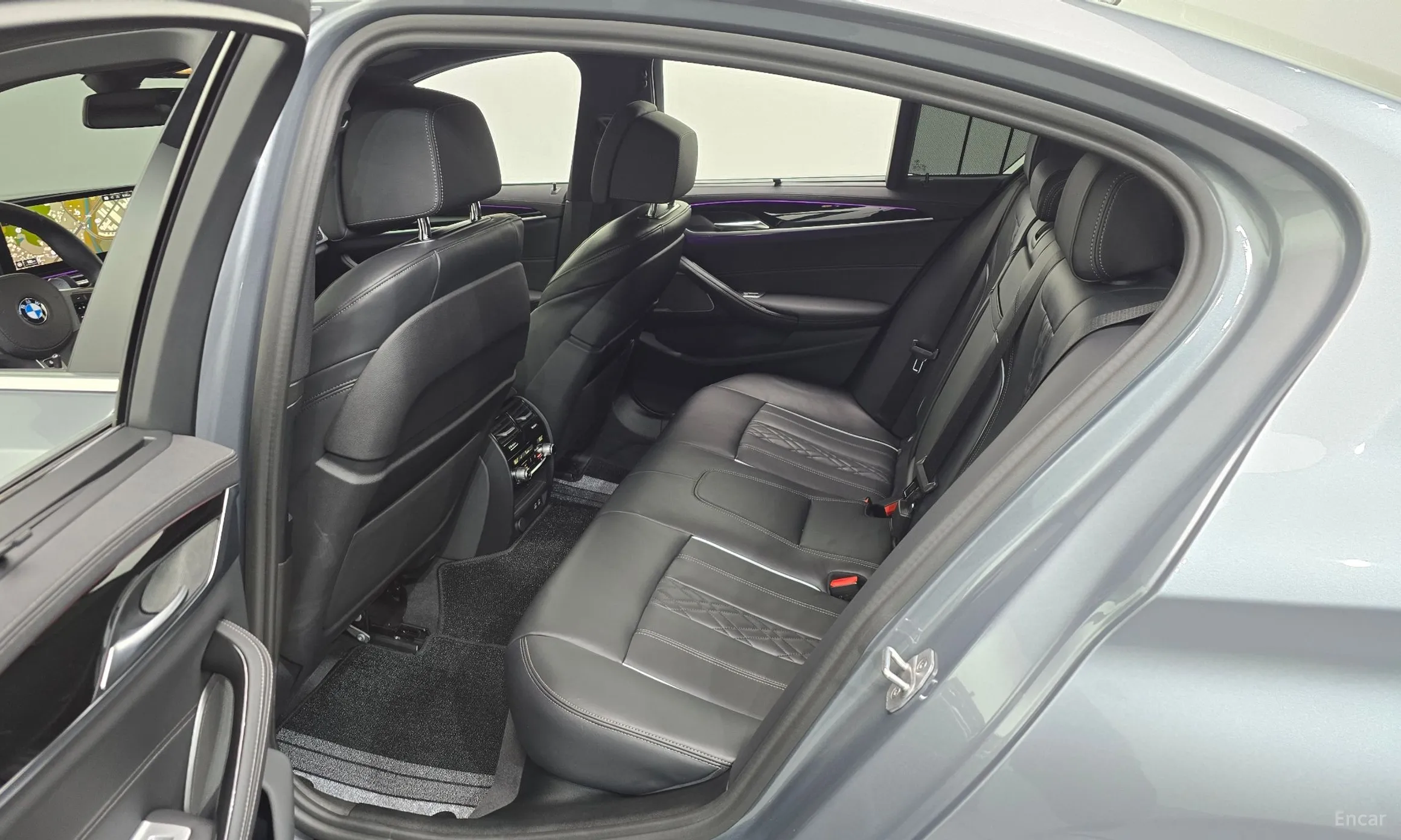BMW 5 Series (G30) превью 11