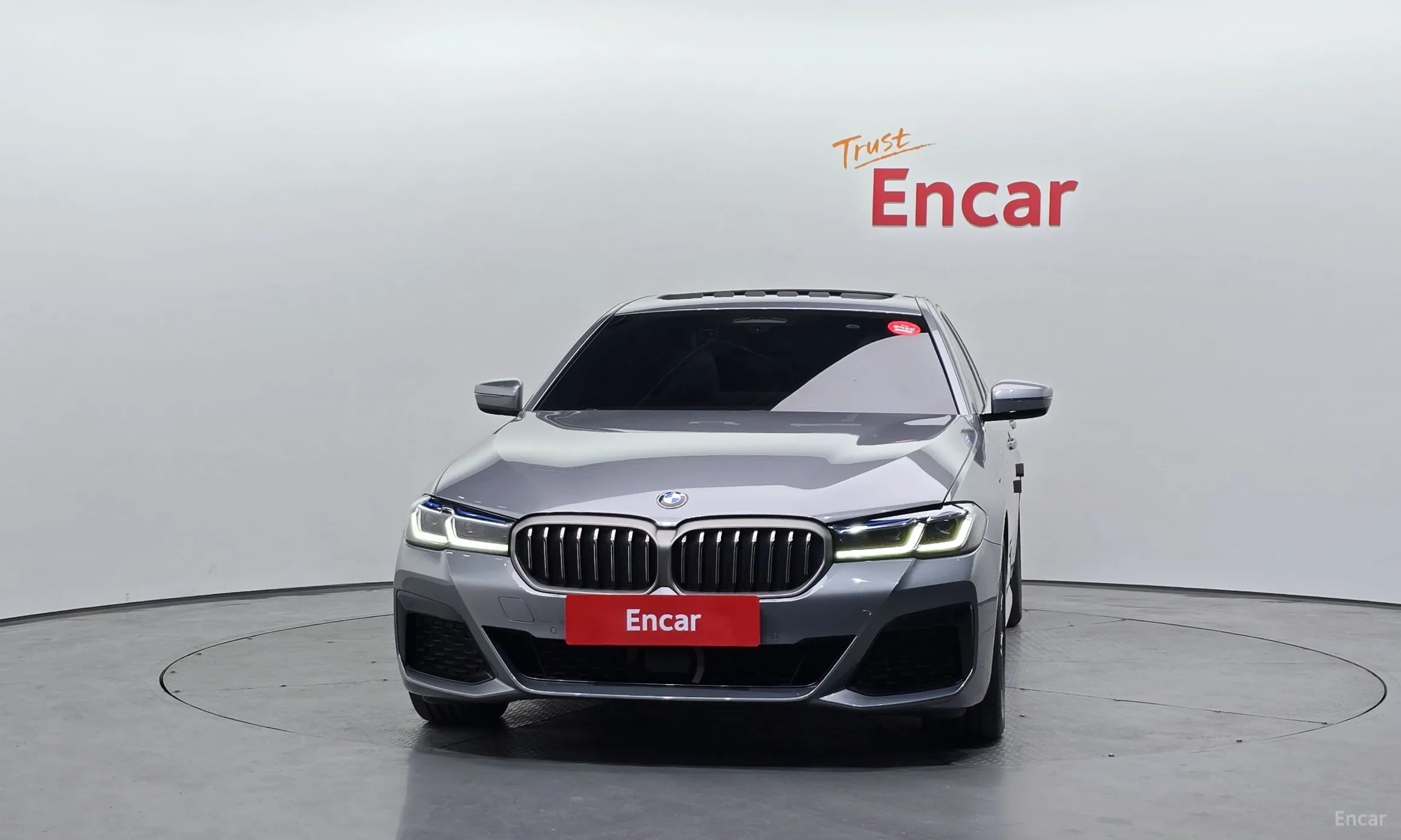 BMW 5 Series (G30) превью 3