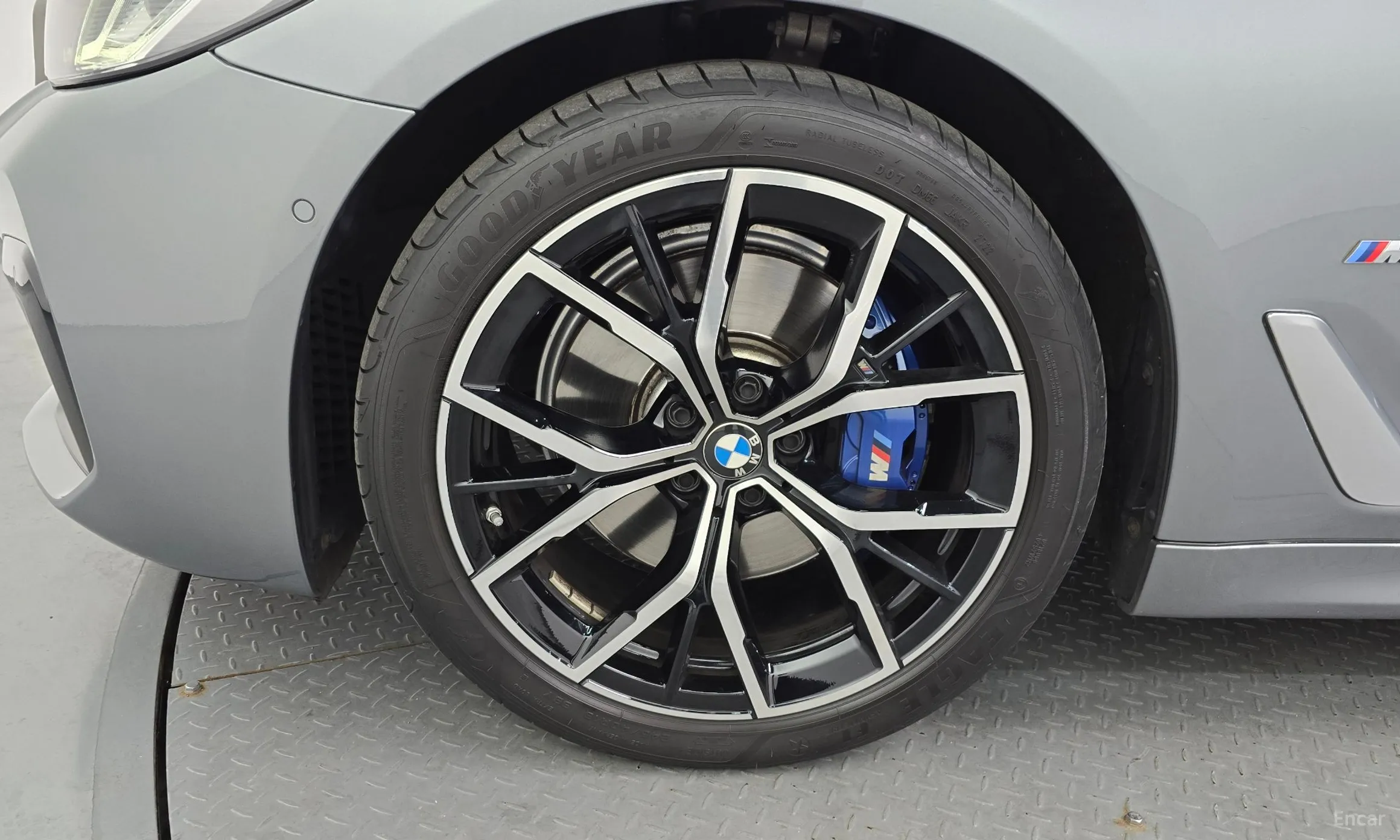 BMW 5 Series (G30) превью 5