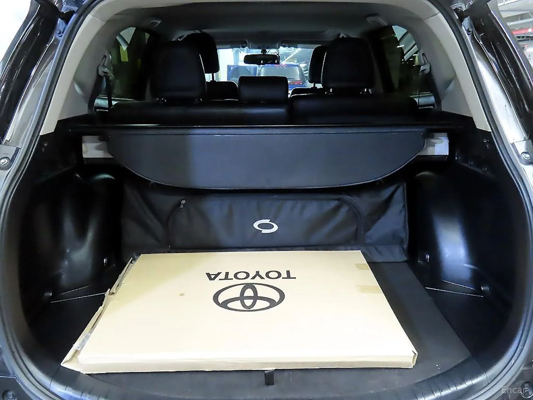 Toyota RAV4 превью 17
