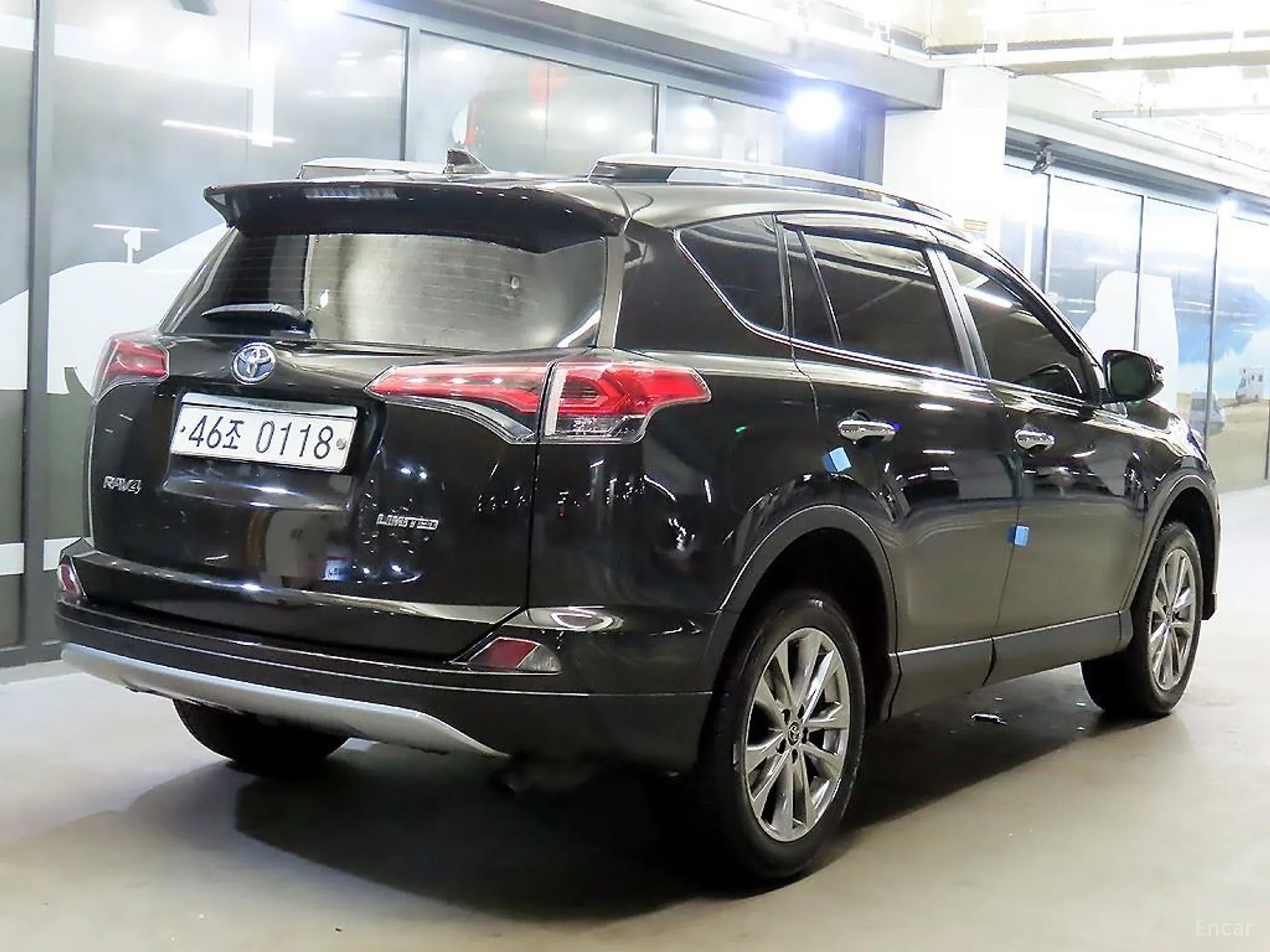 Toyota RAV4 превью 4