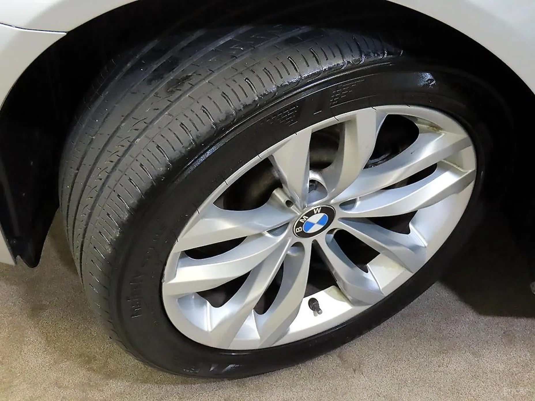 BMW 5 Series (F10) превью 20