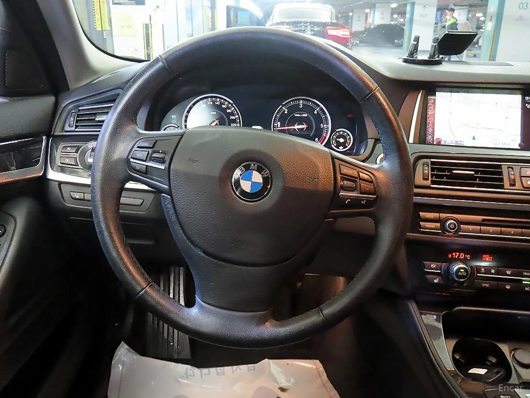 BMW 5 Series (F10) превью 8