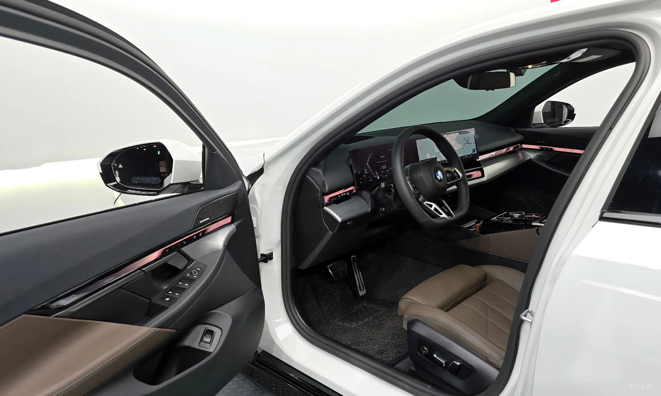 BMW 5 Series (G60) превью 10