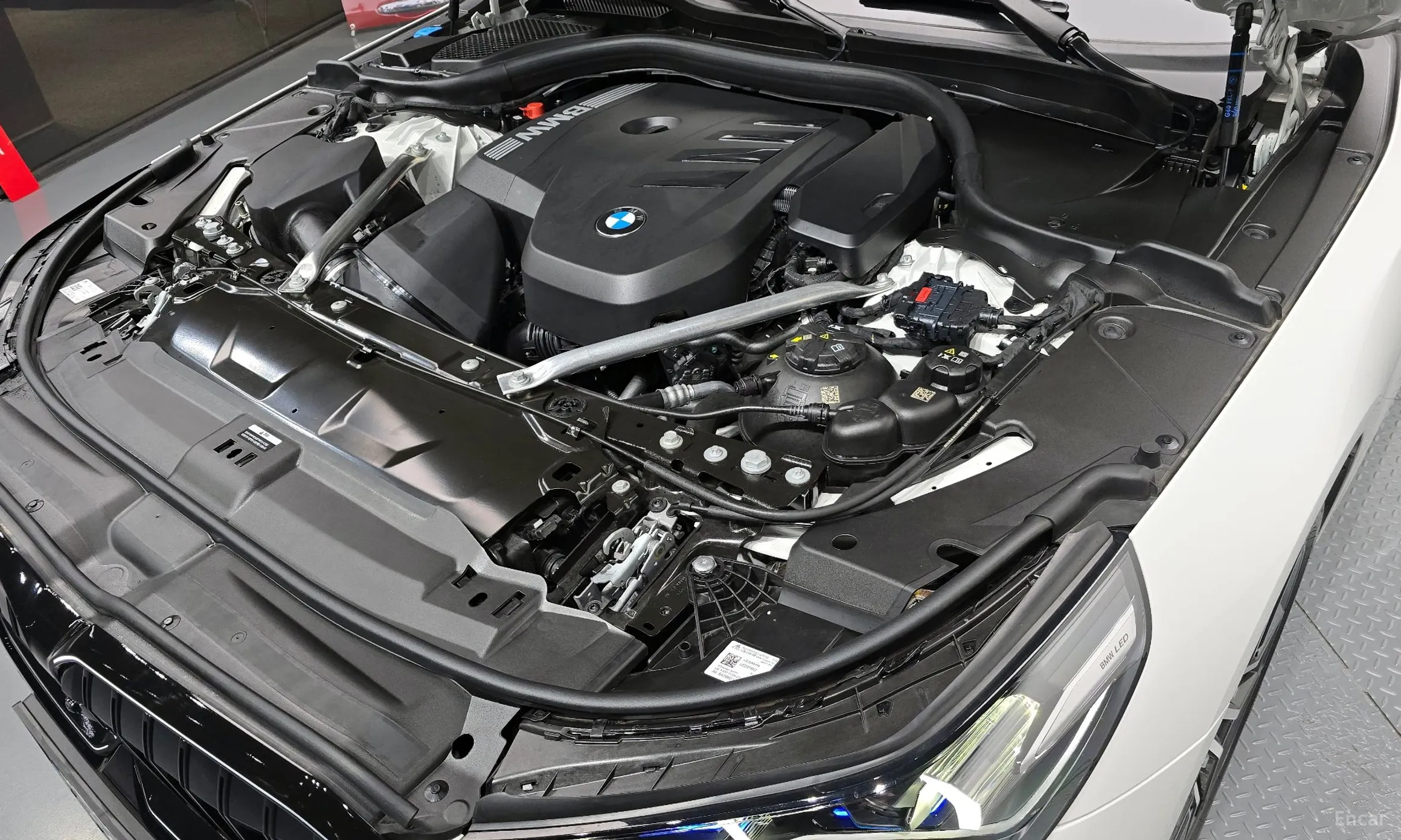 BMW 5 Series (G60) превью 6