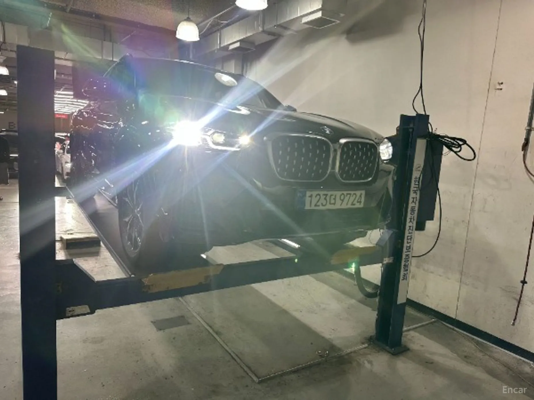 X4 (G02)