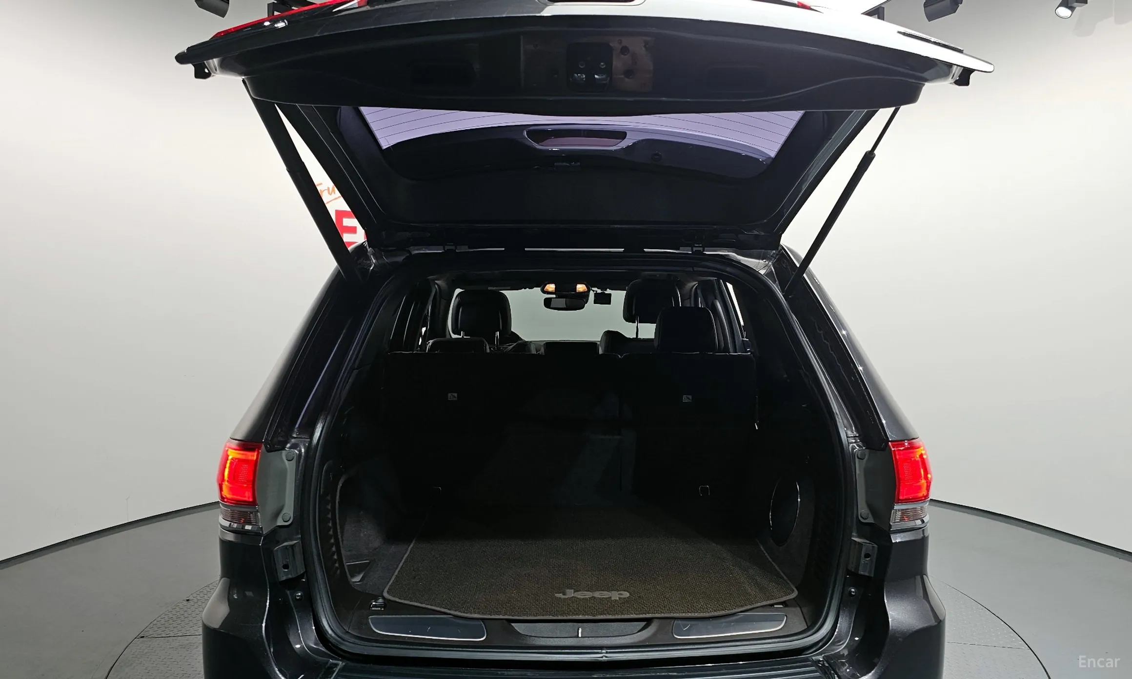 Jeep Grand Cherokee превью 20