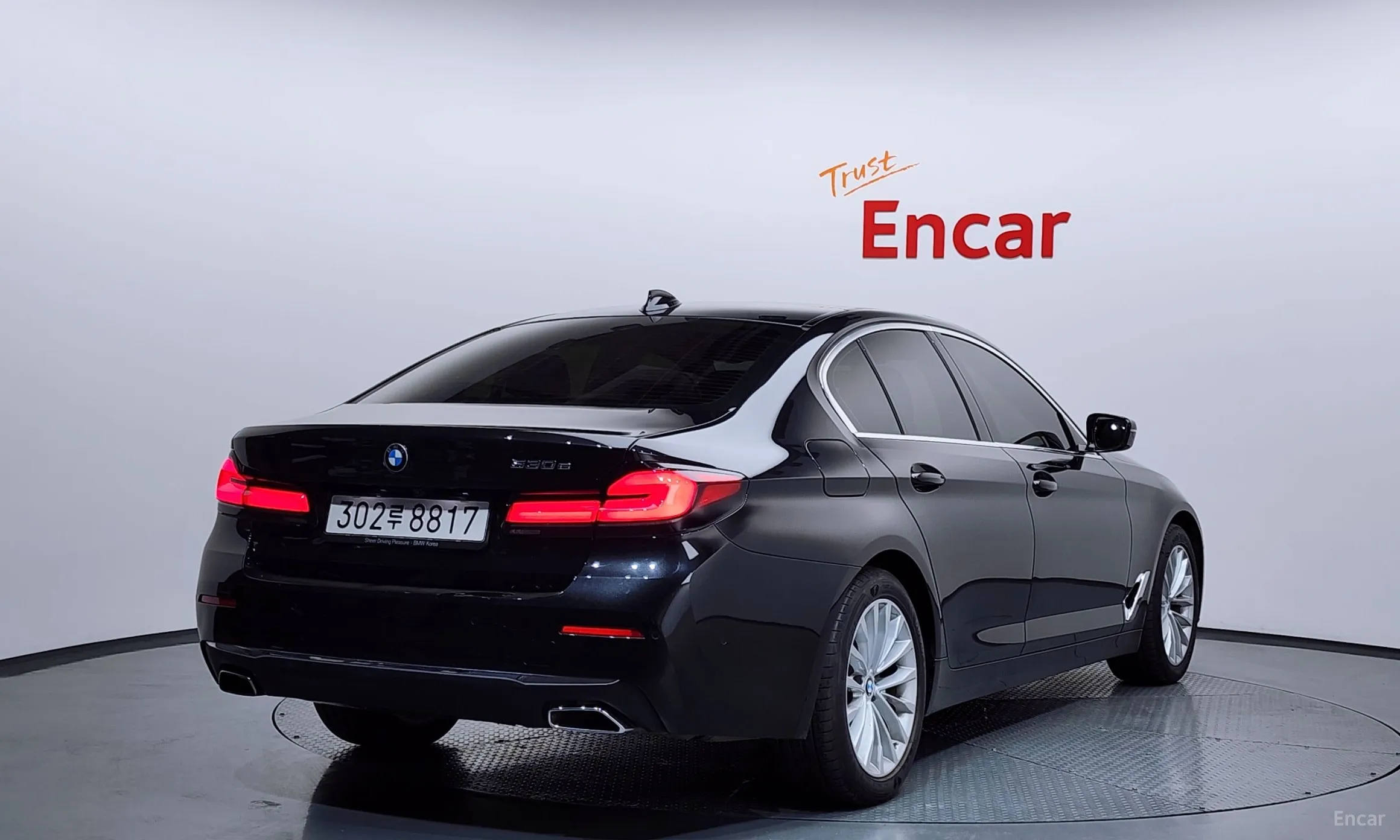 BMW 5 Series (G30) превью 2