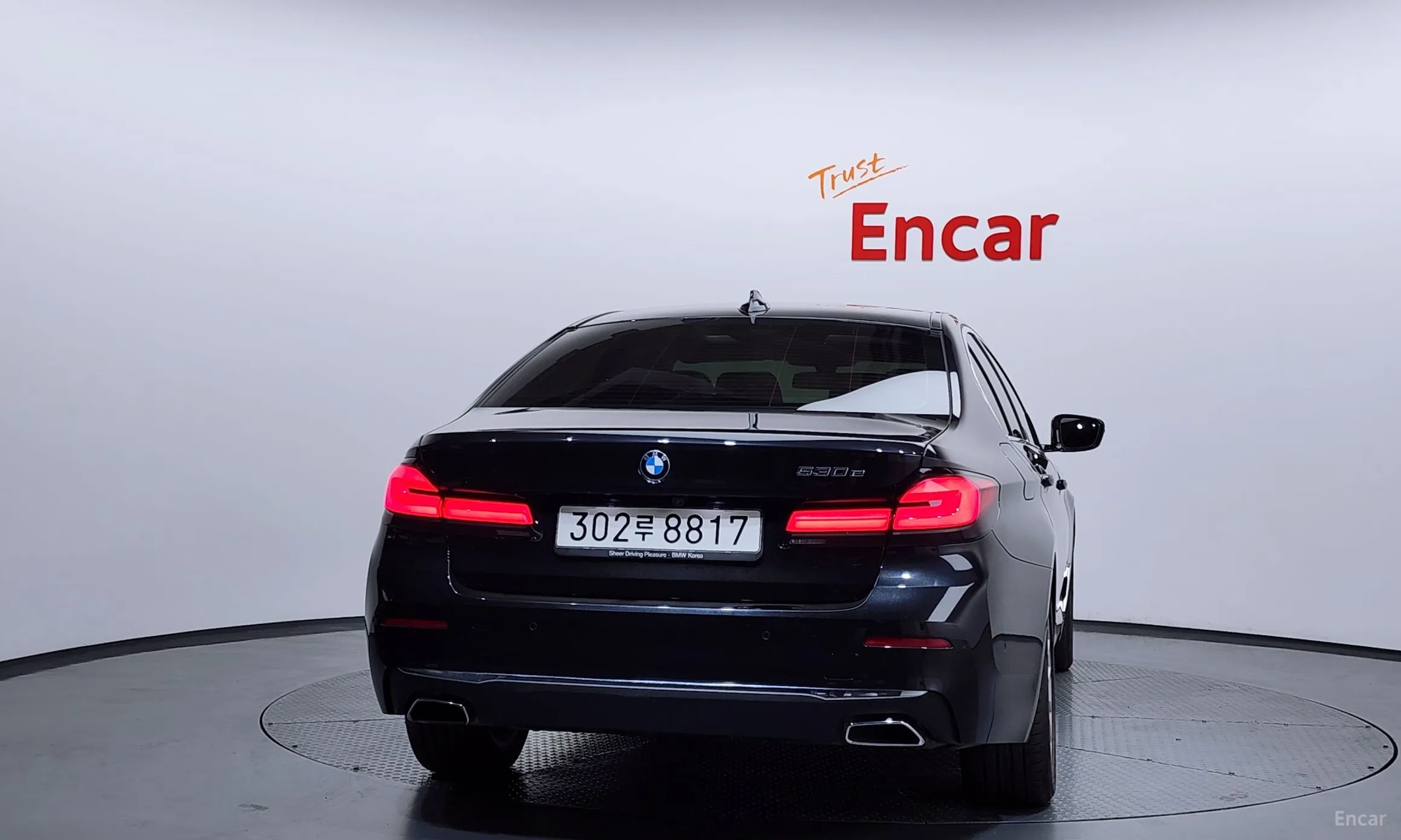 BMW 5 Series (G30) превью 4