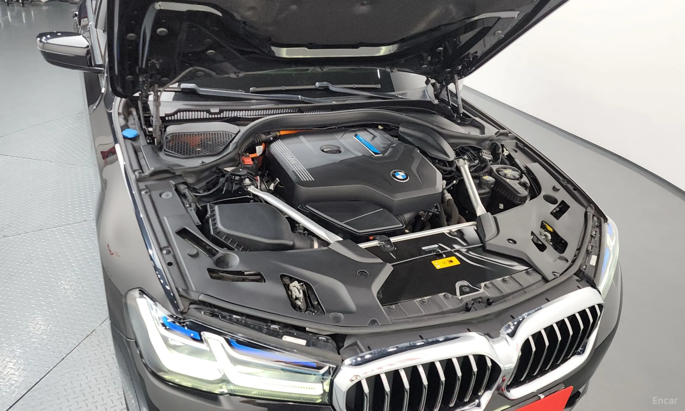 BMW 5 Series (G30) превью 6