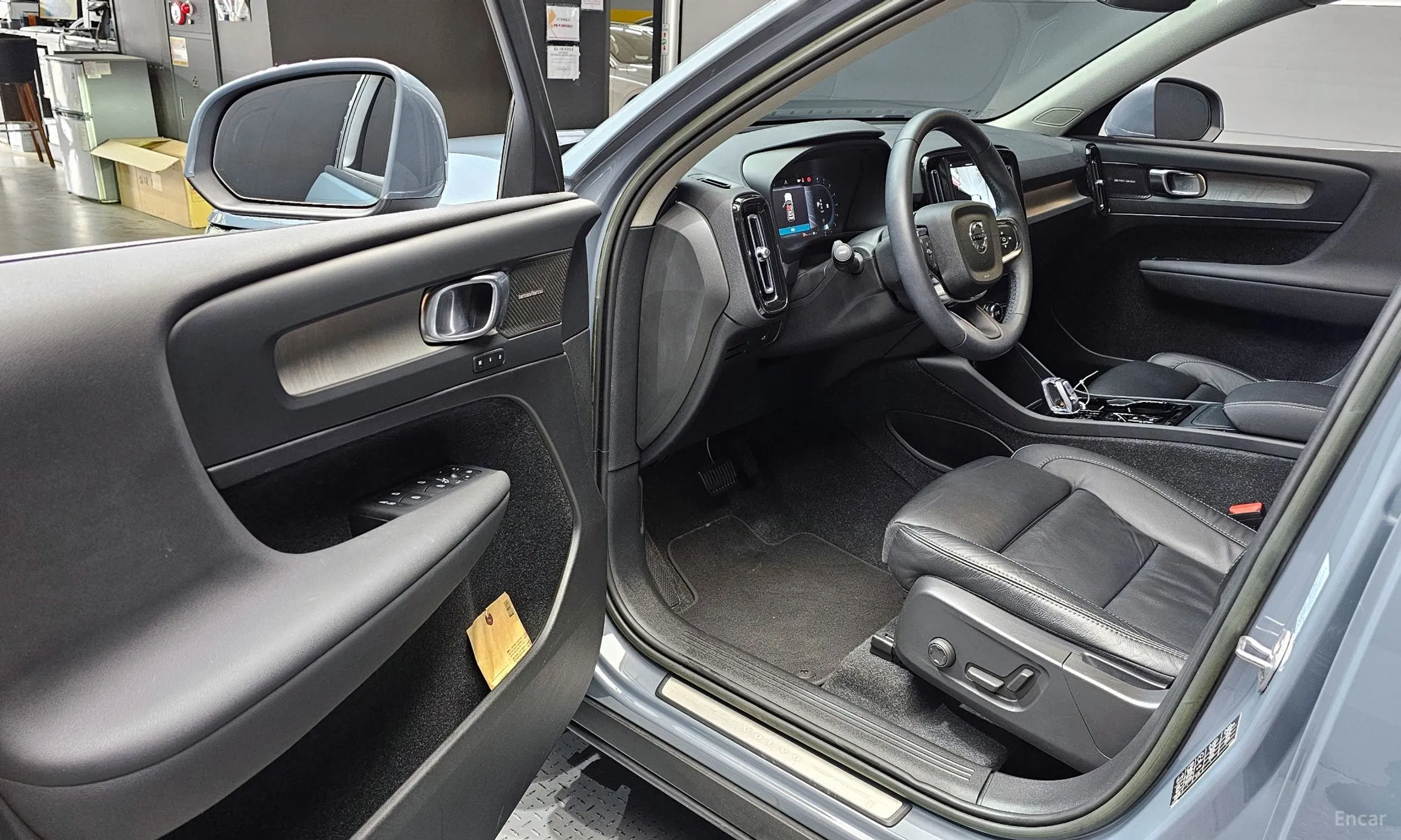 Volvo XC40 превью 10