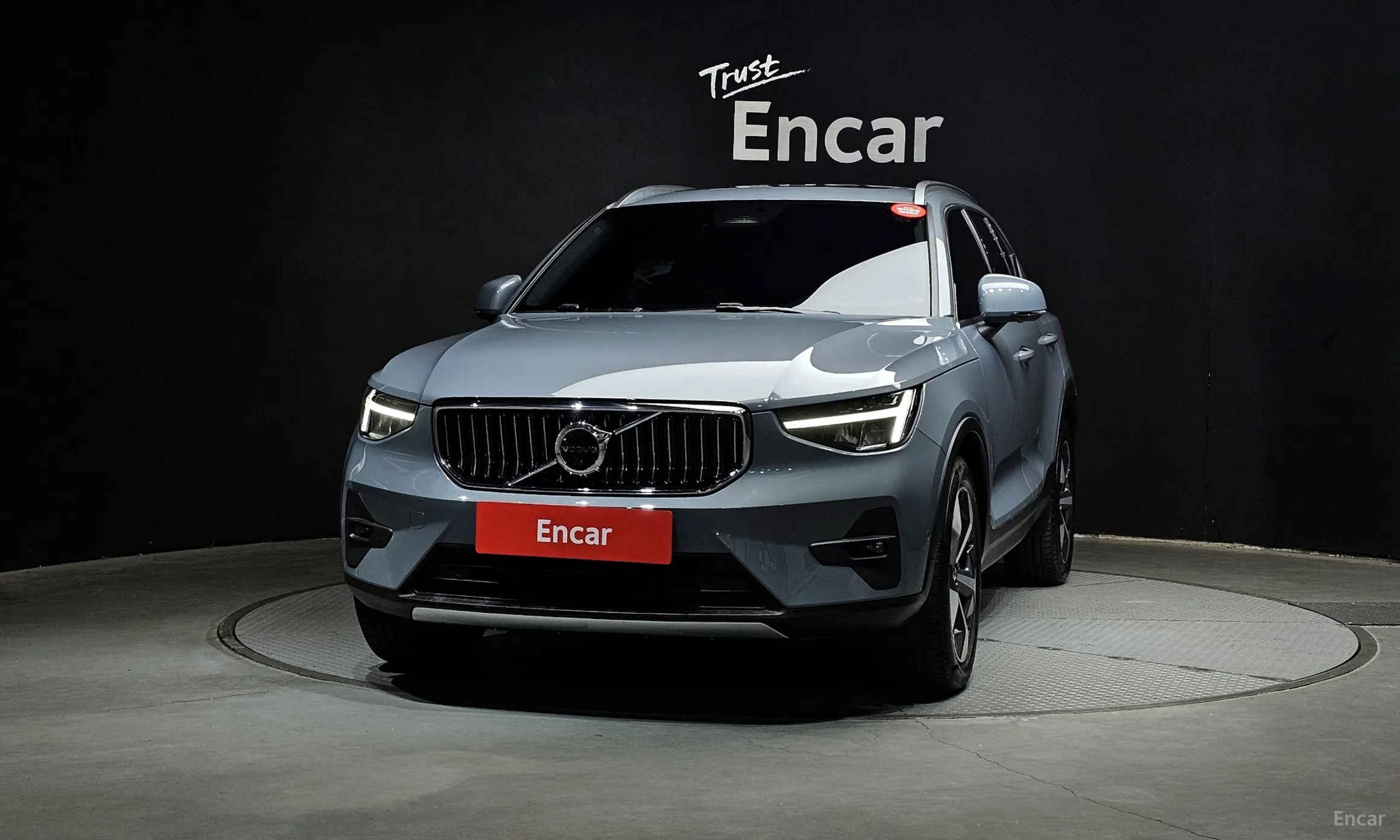 Volvo XC40 превью 3