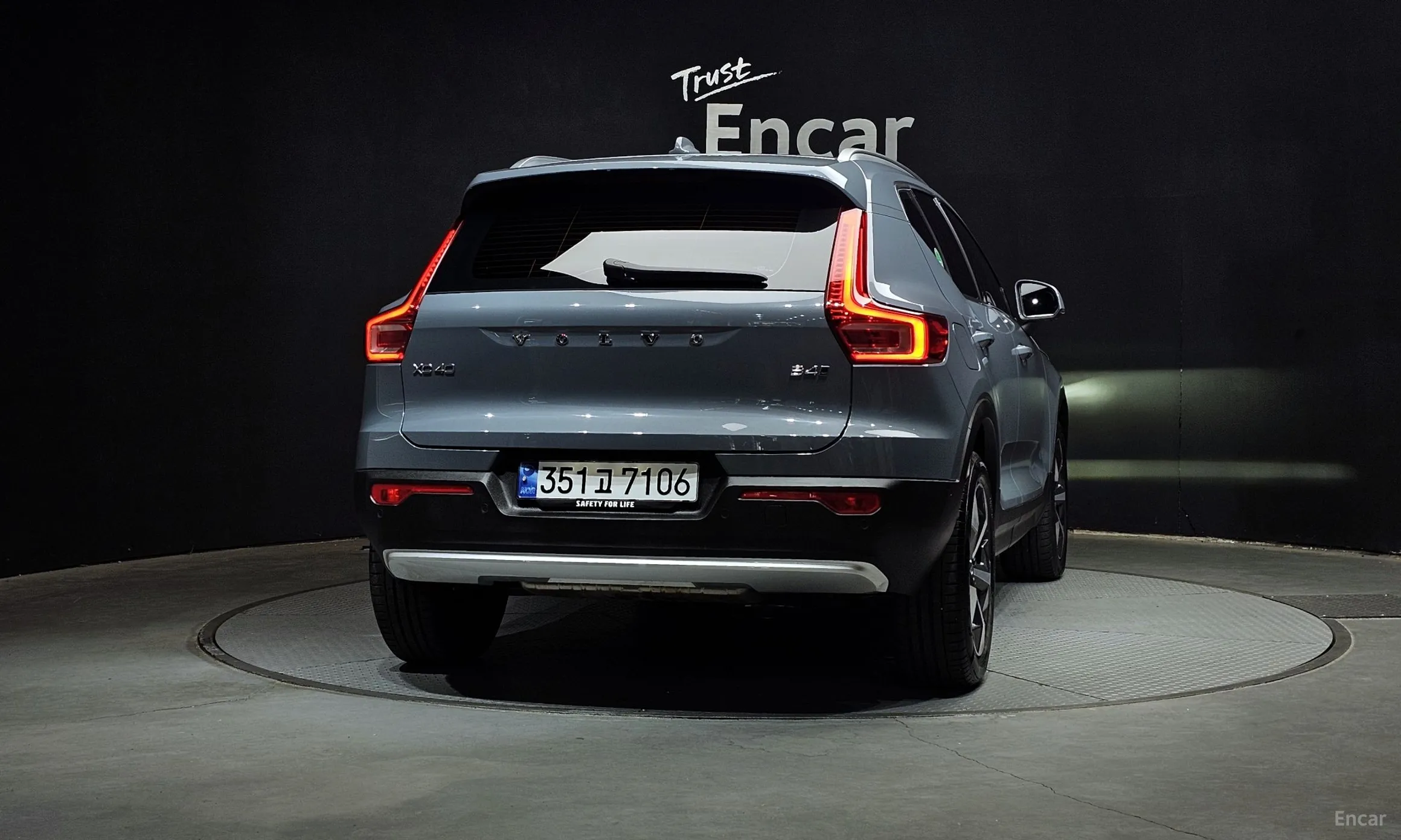 Volvo XC40 превью 4