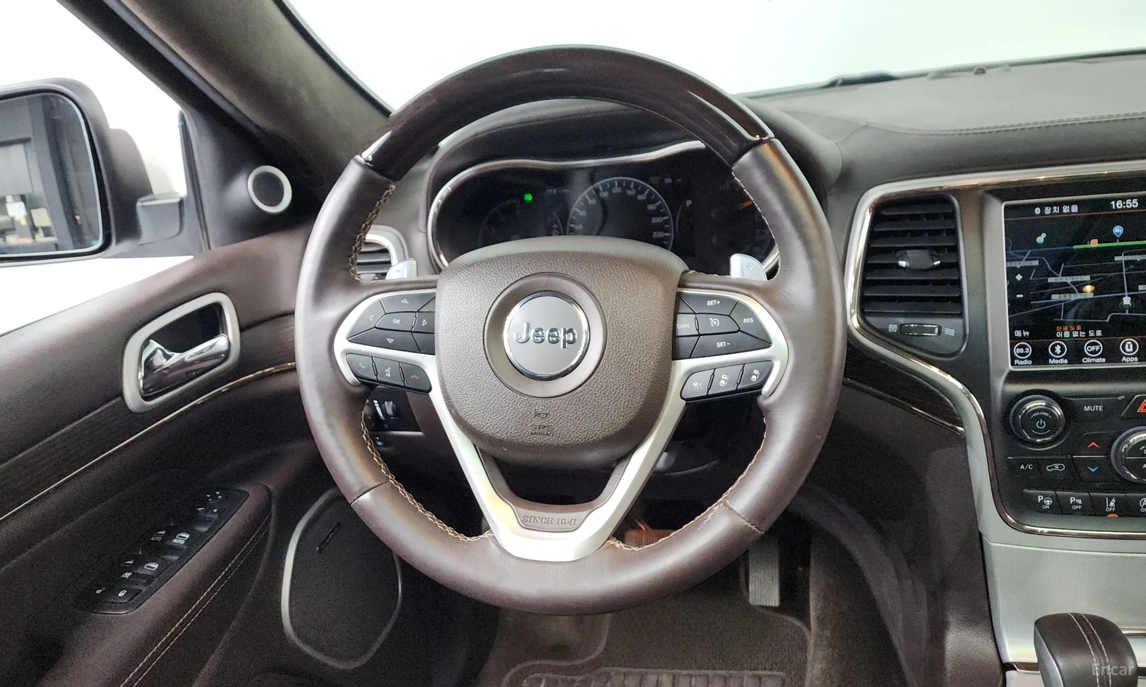Jeep Grand Cherokee превью 13