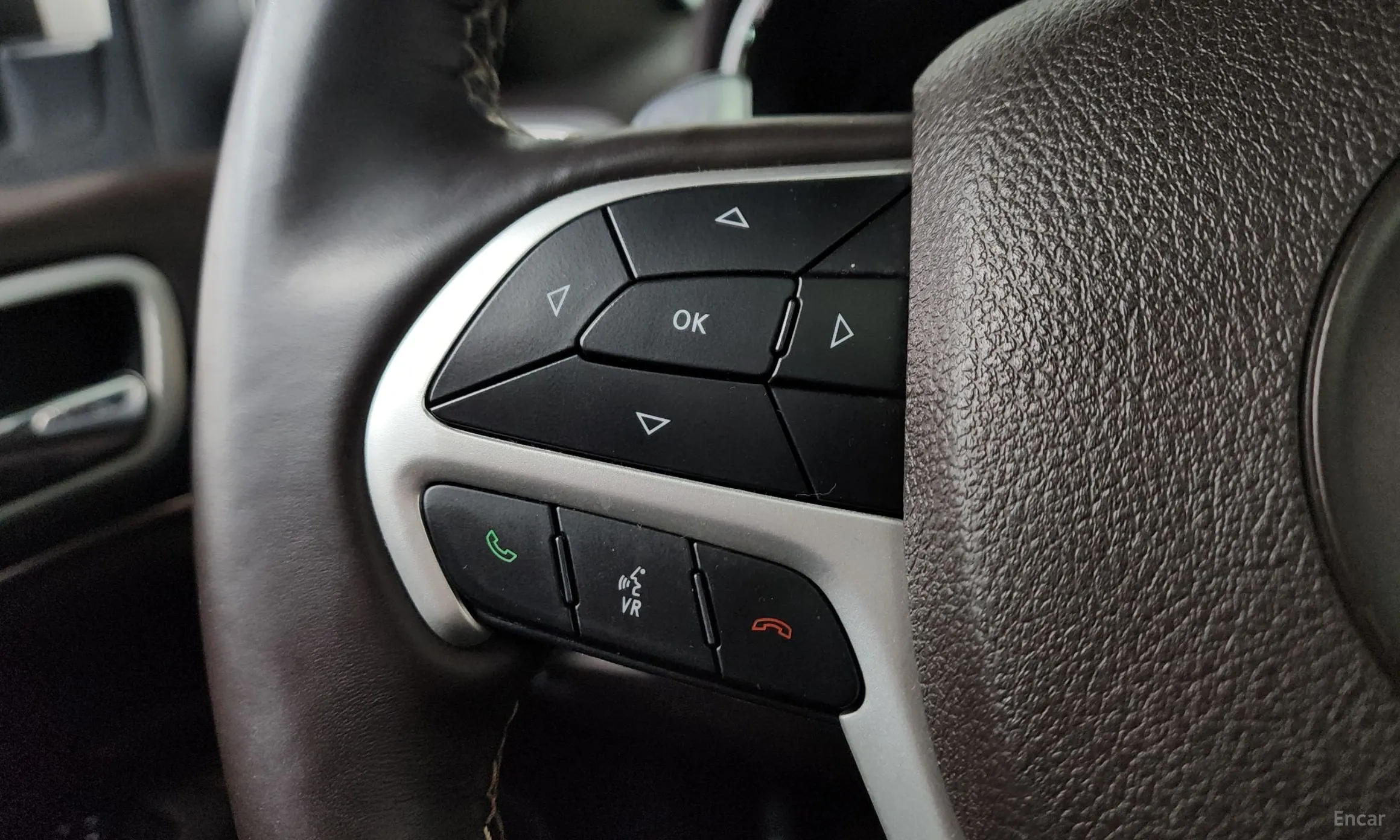 Jeep Grand Cherokee превью 18