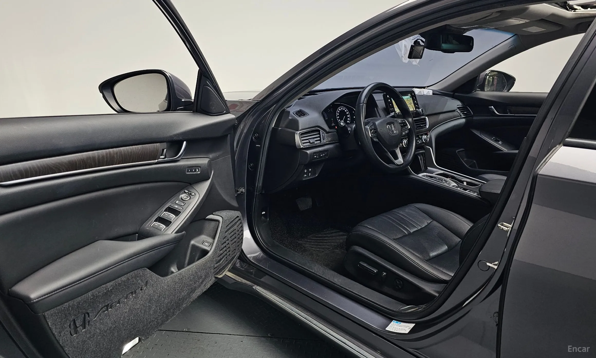 Honda Accord 10th Generation превью 10