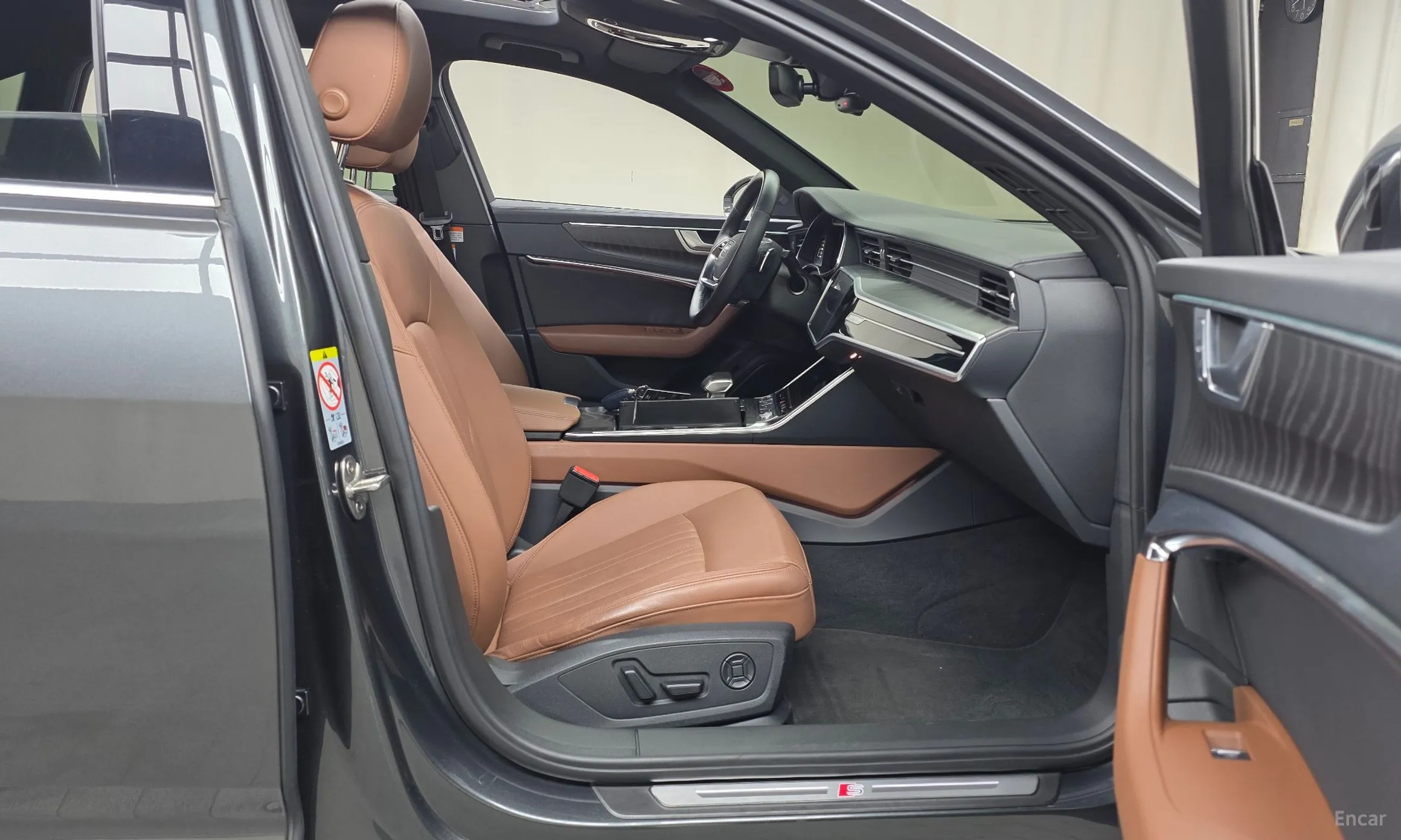 Audi A6 (C8) превью 11