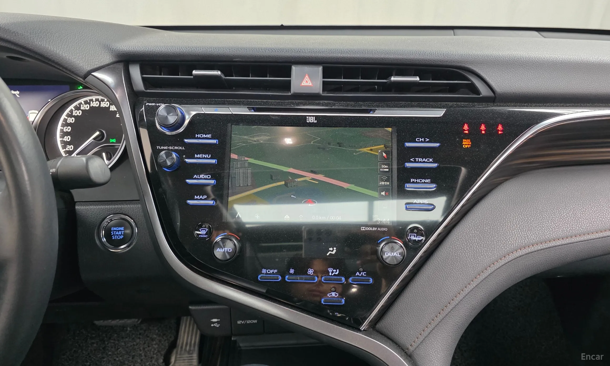 Toyota Camry (XV70) превью 14