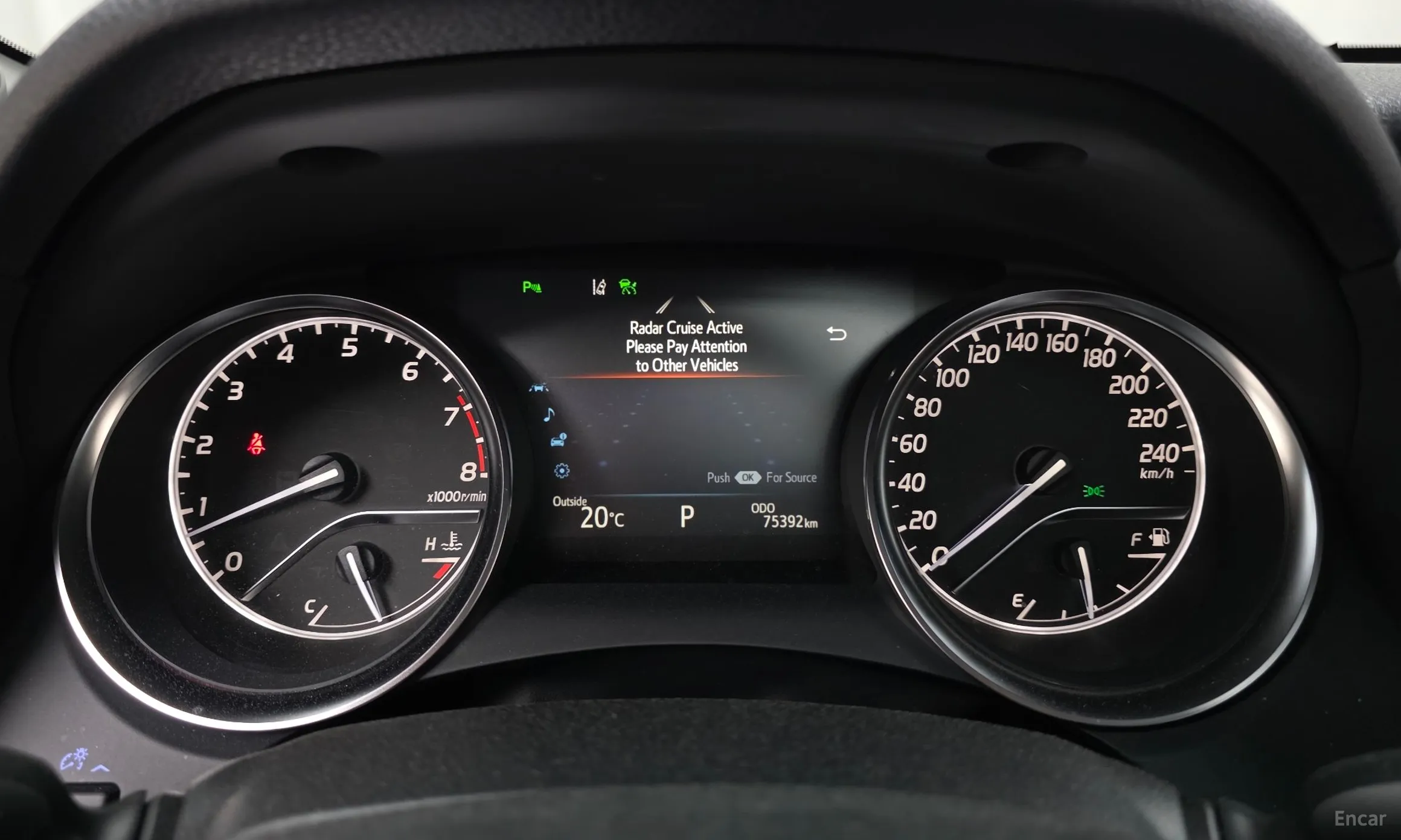 Toyota Camry (XV70) превью 8