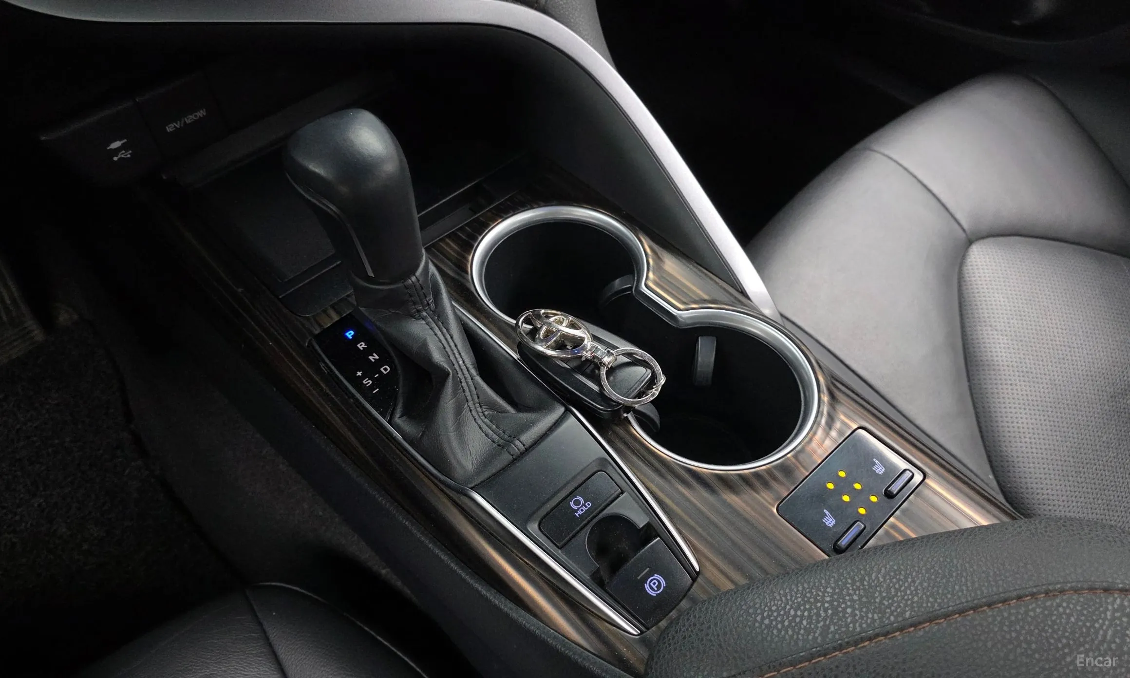 Toyota Camry (XV70) превью 9