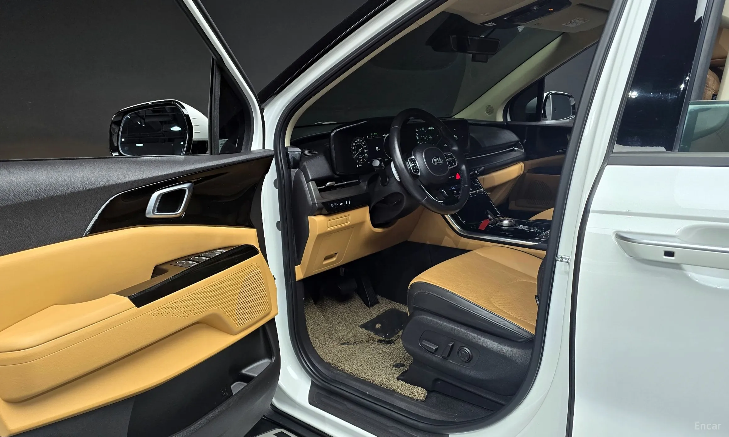Kia Carnival Gen 4 превью 10