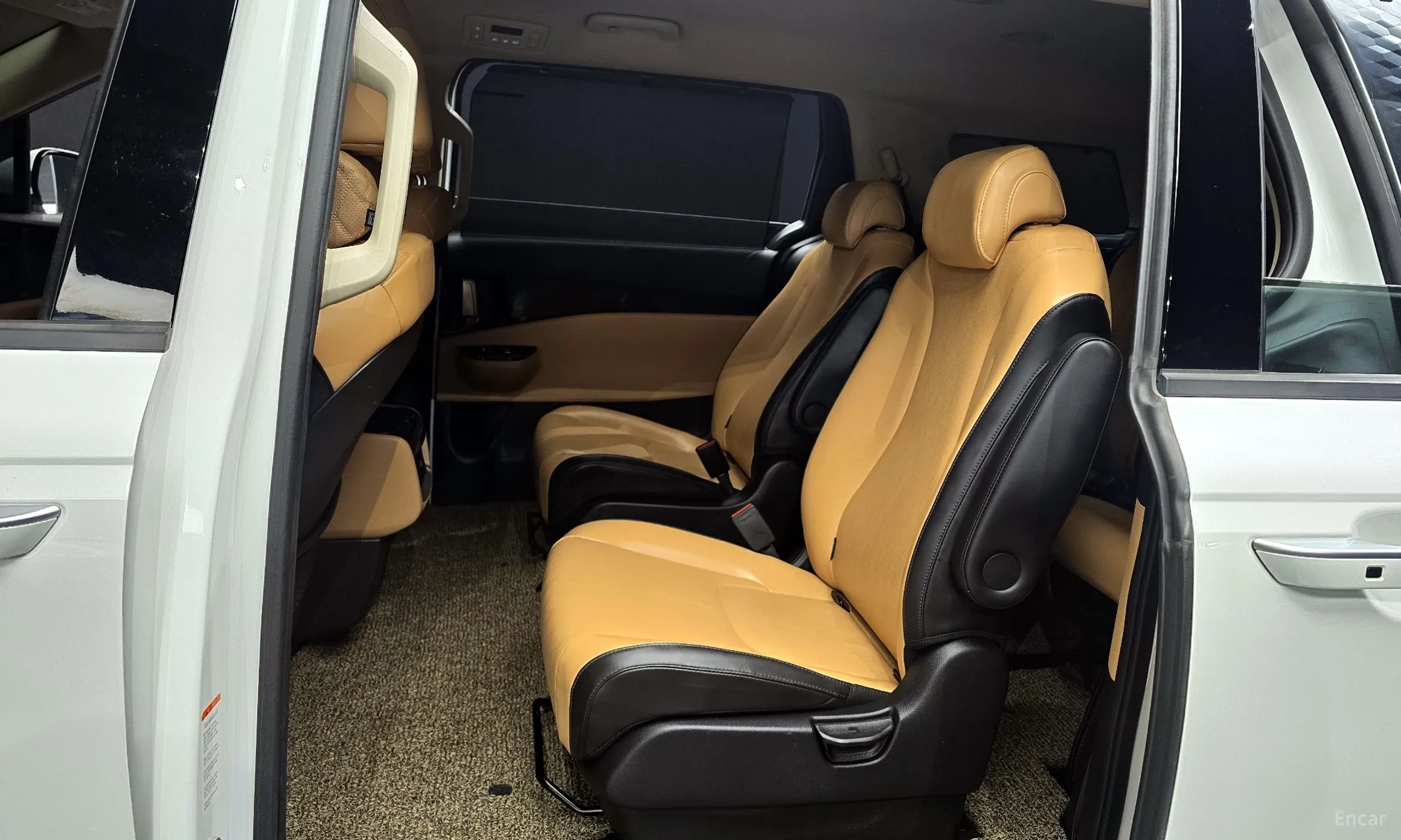Kia Carnival Gen 4 превью 11