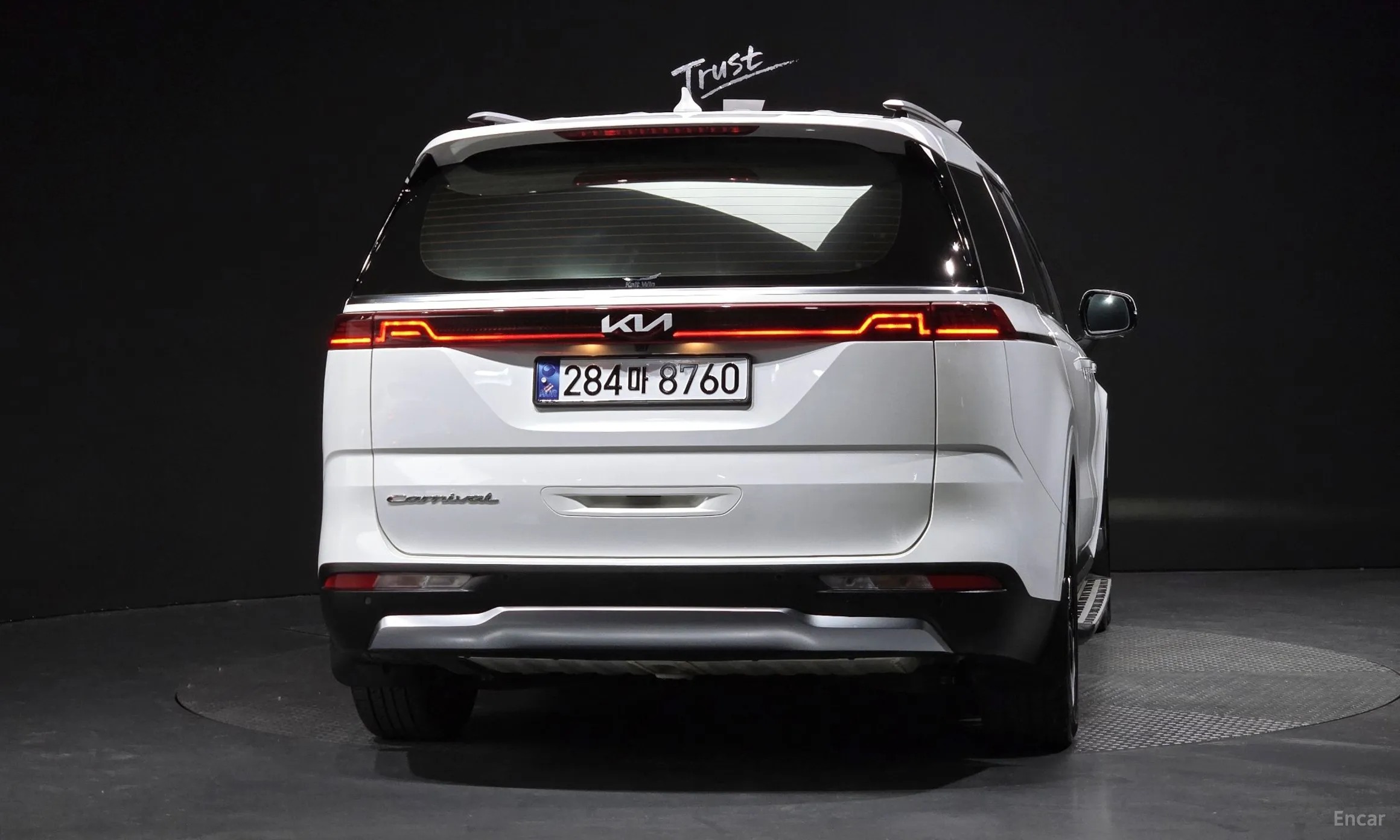 Kia Carnival Gen 4 превью 4