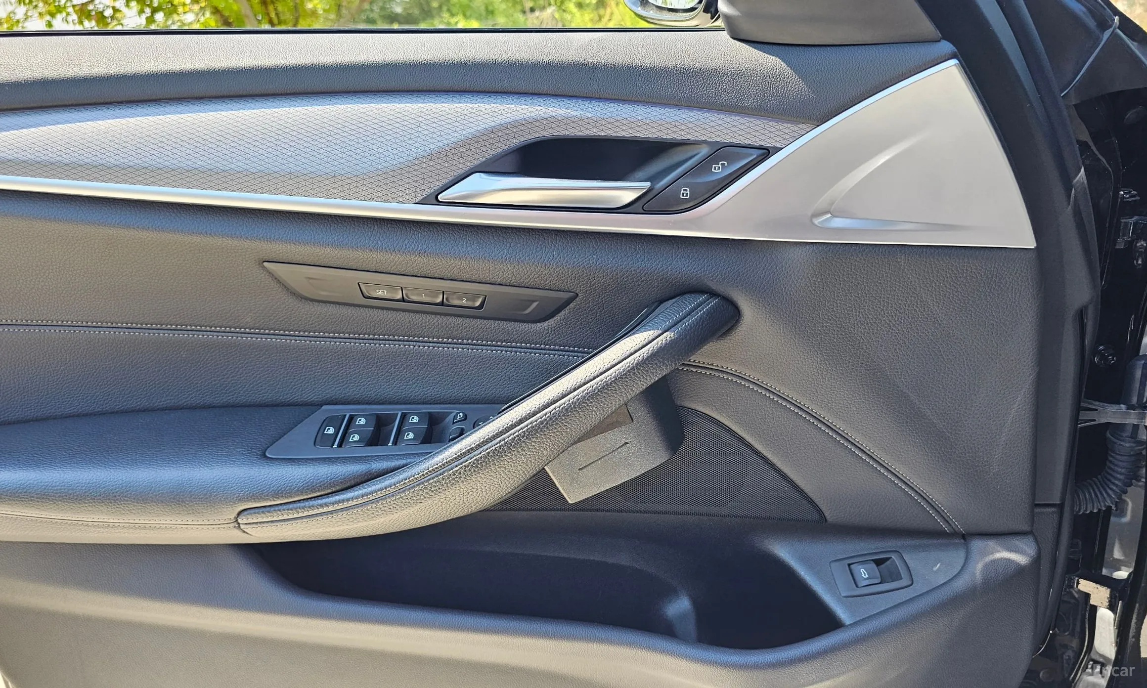 BMW 5 Series (G30) превью 20