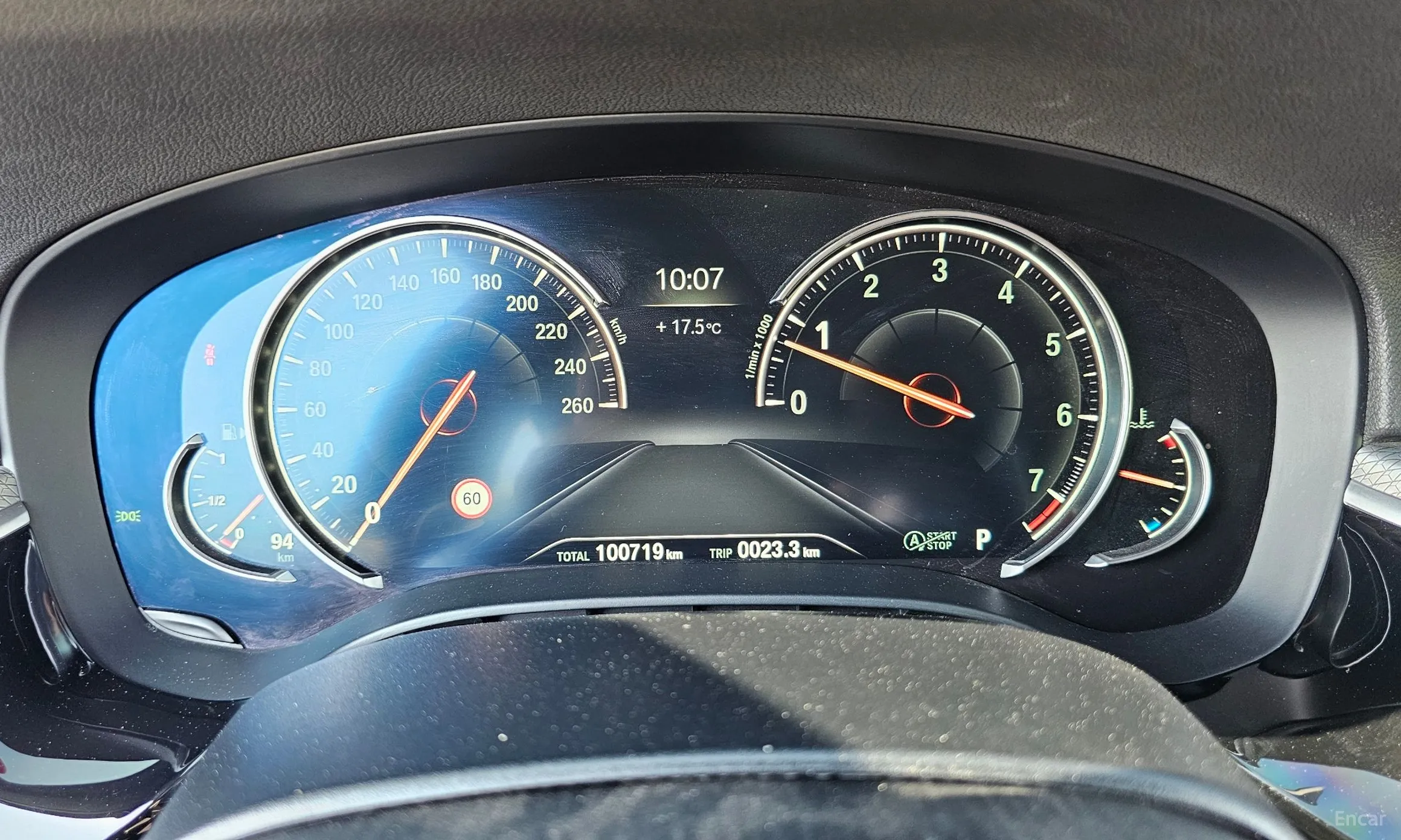 BMW 5 Series (G30) превью 8