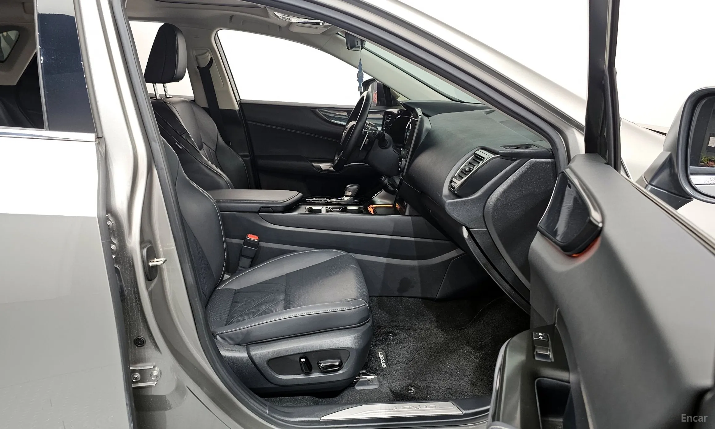 Lexus NX350h Gen 2 превью 11