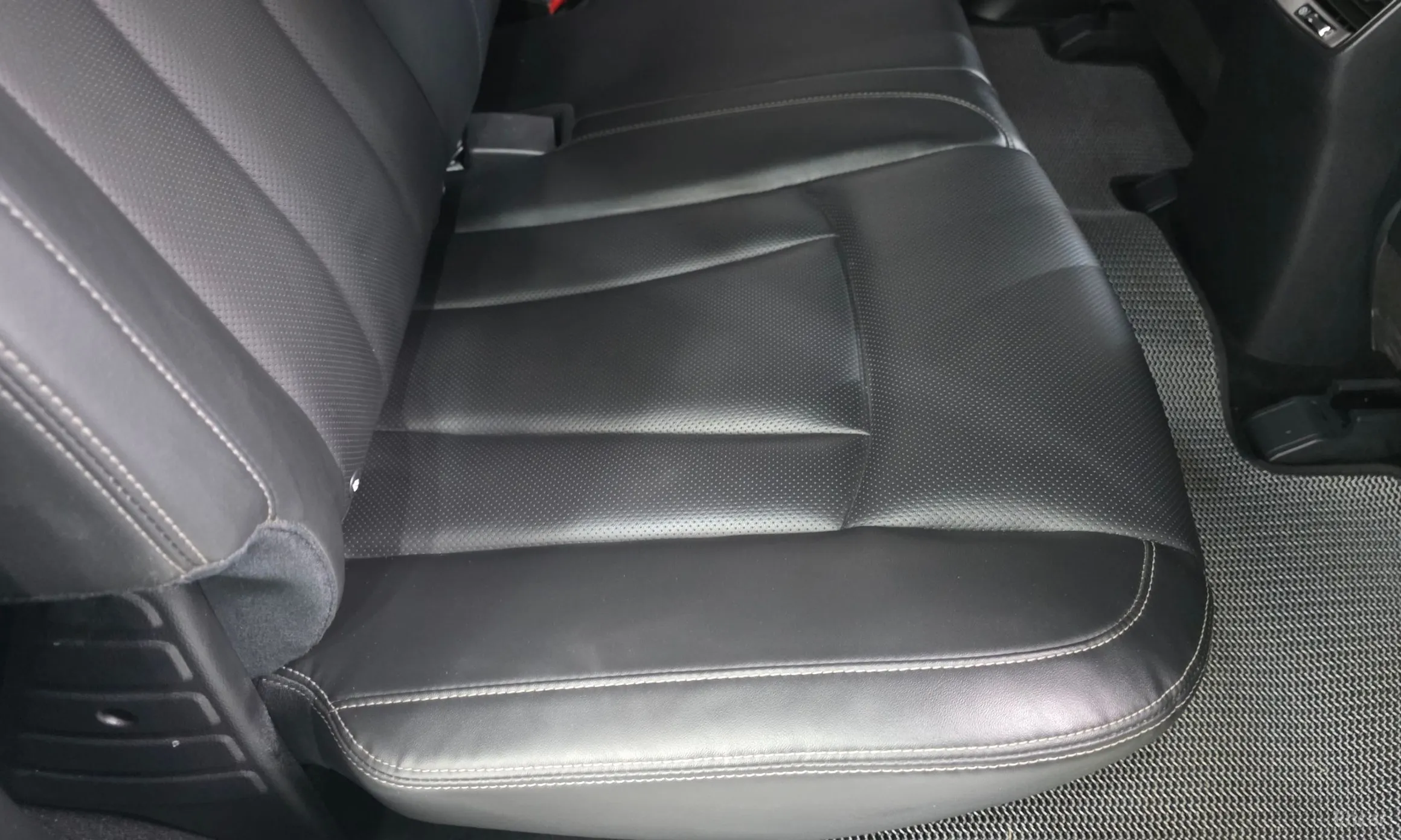 KG Mobility (SsangYong) Rexton Sports Khan превью 10