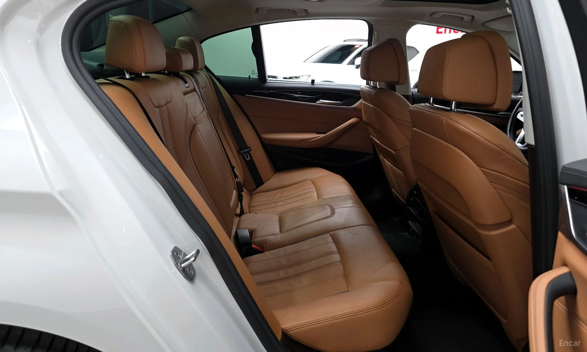 BMW 5 Series (G30) превью 11