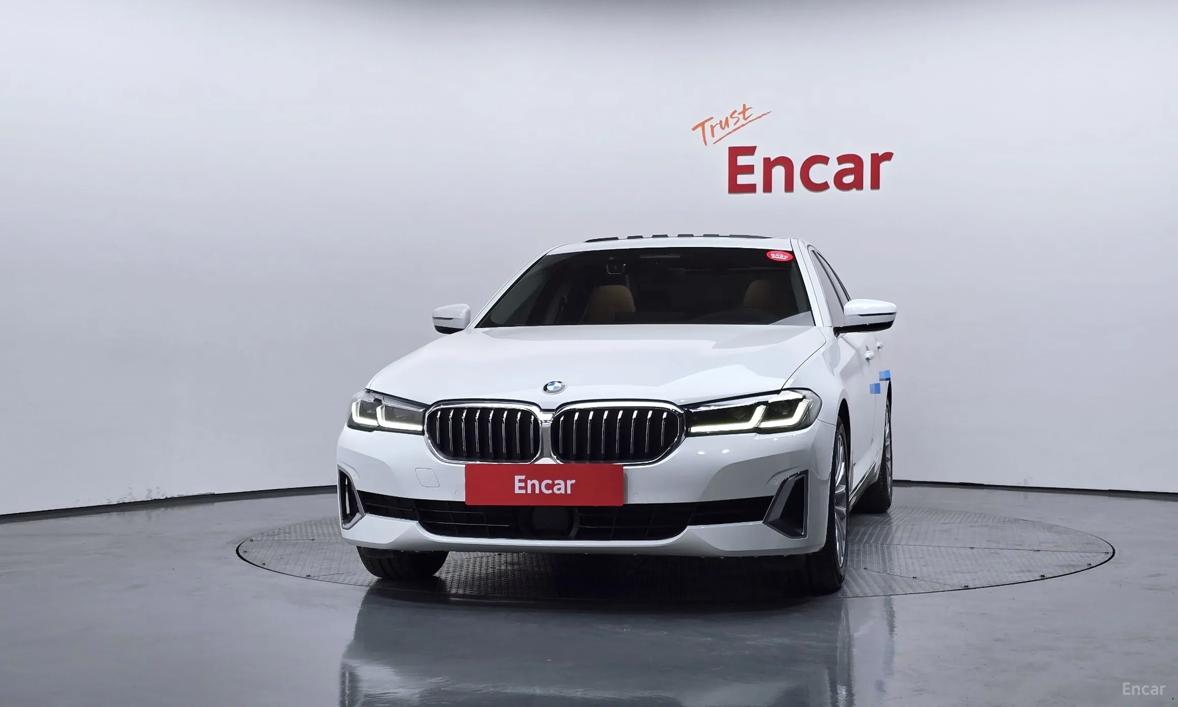 BMW 5 Series (G30) превью 3