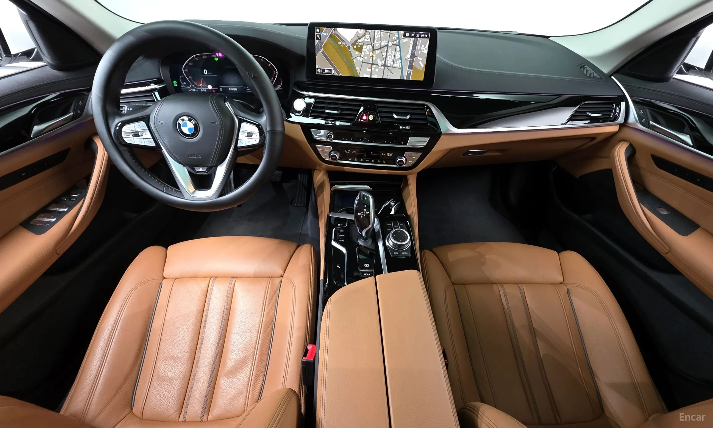 BMW 5 Series (G30) превью 7