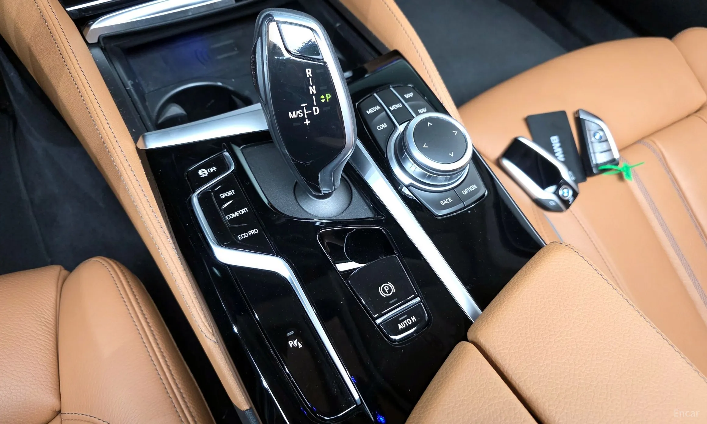 BMW 5 Series (G30) превью 9