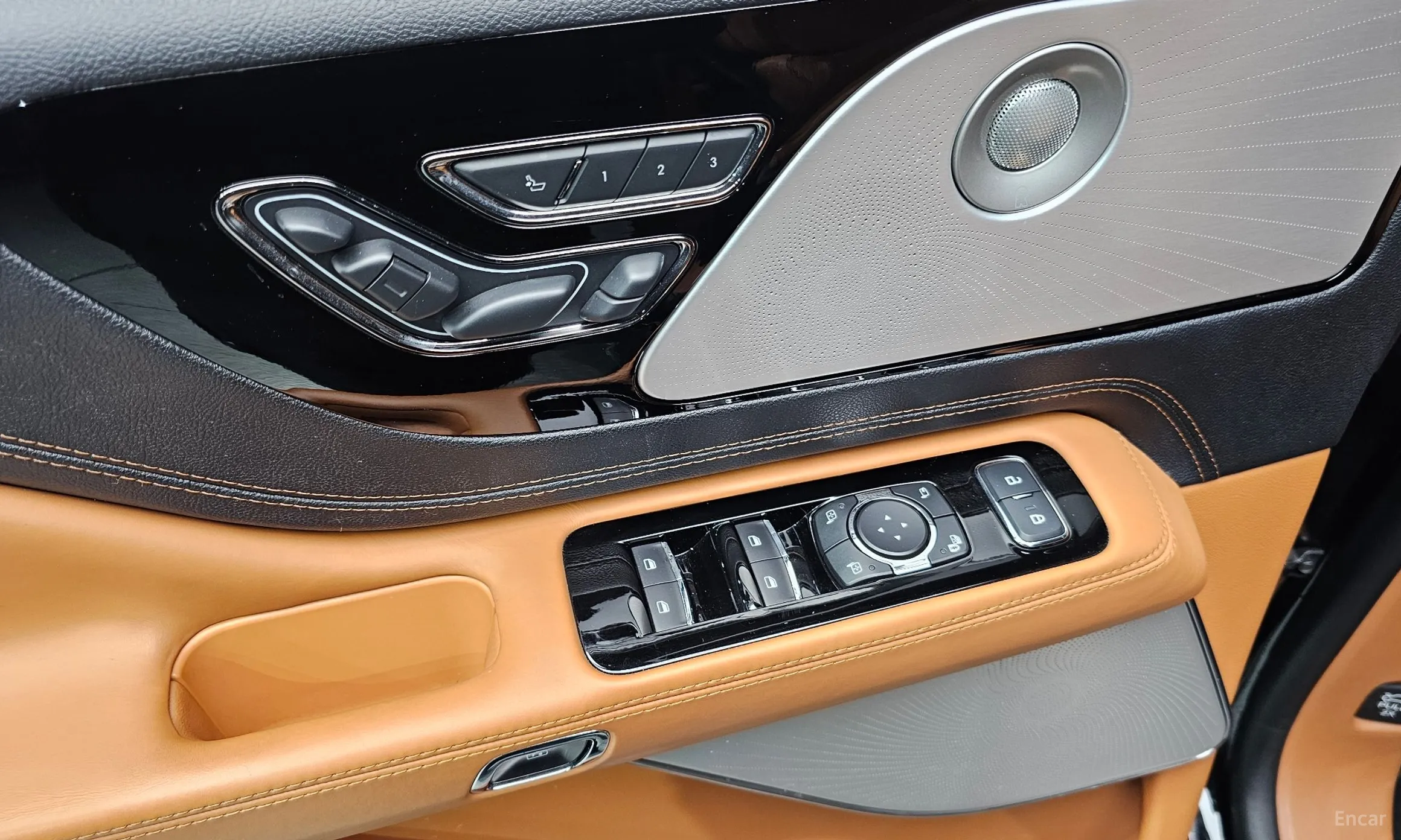 Lincoln Aviator 2nd Generation превью 20