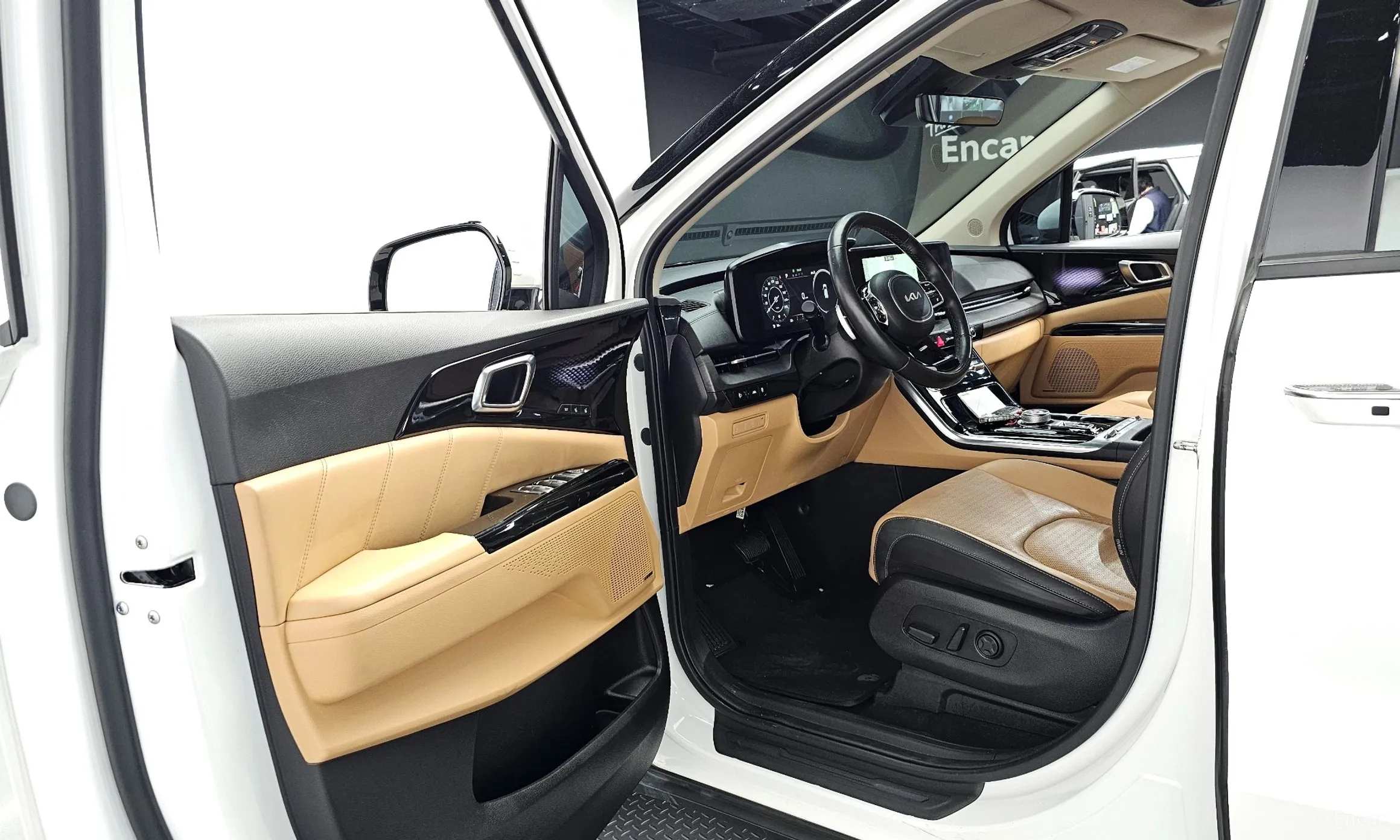 Kia Carnival Gen 4 превью 10