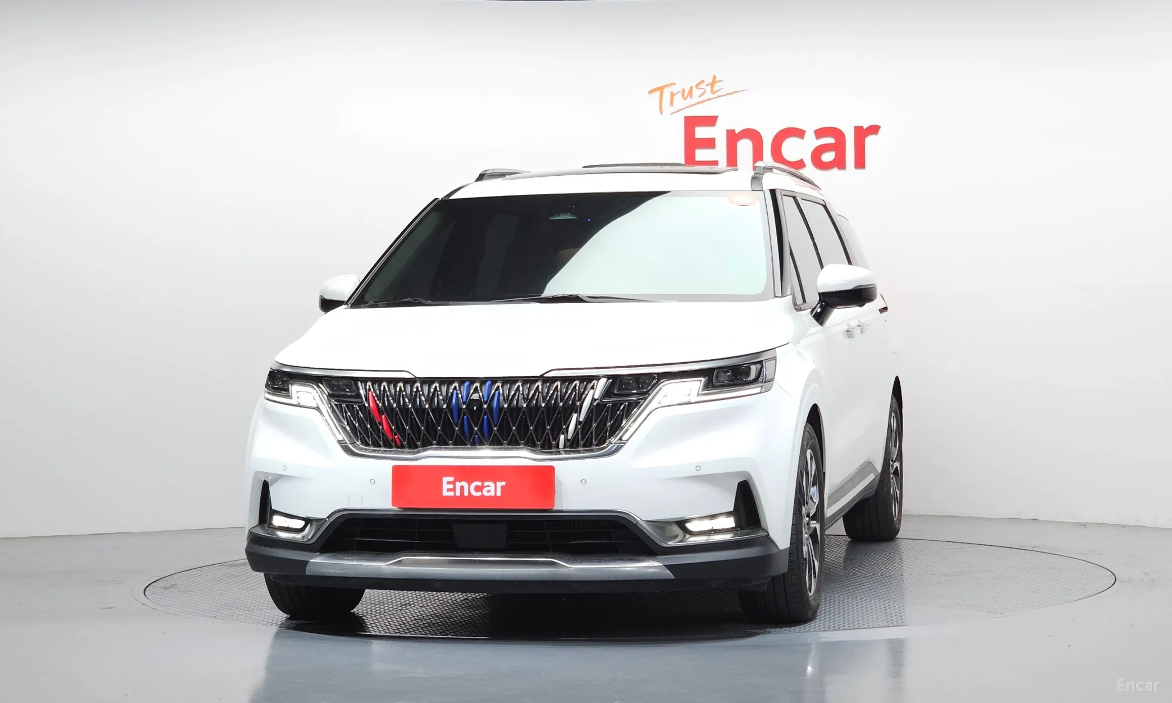Kia Carnival Gen 4 превью 3