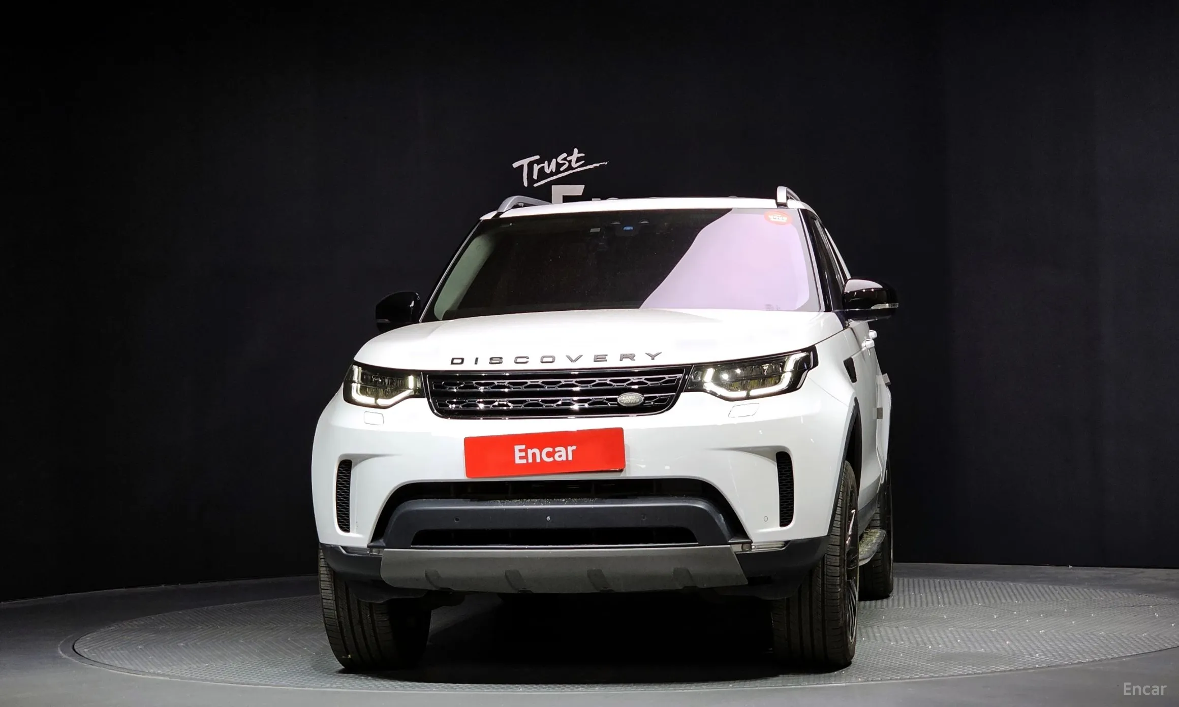 Land Rover Discovery 5 превью 3