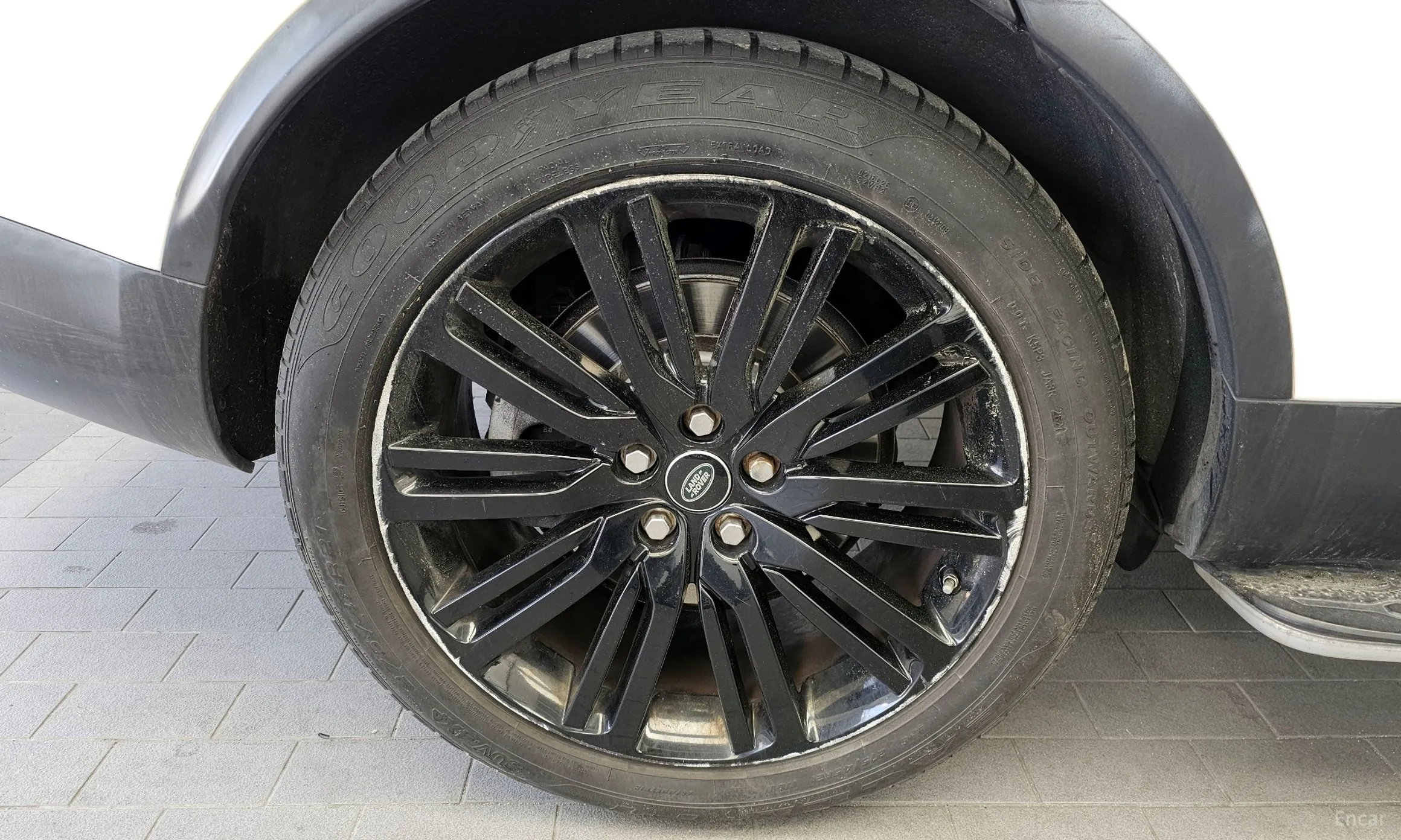 Land Rover Discovery 5 превью 5
