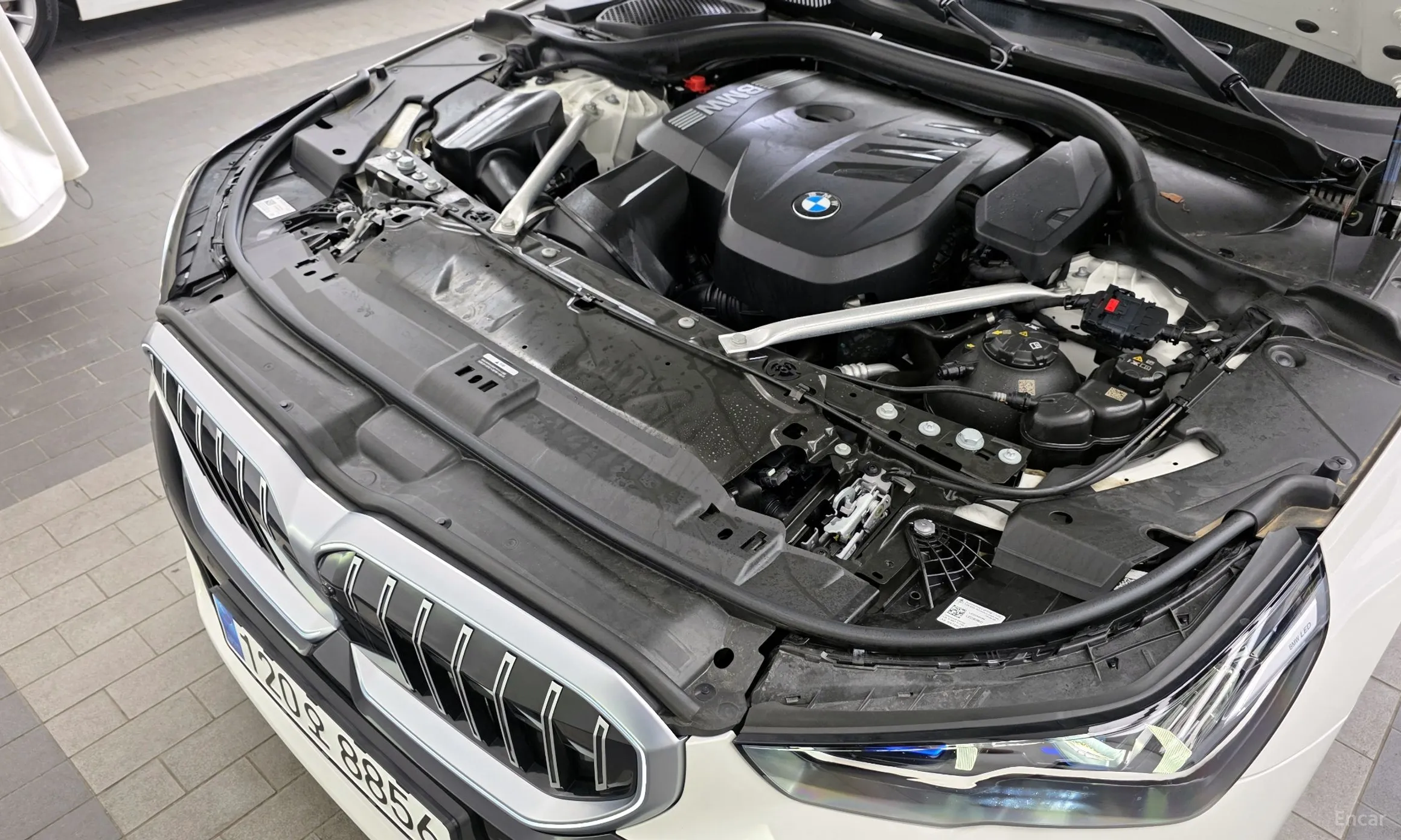 BMW 5 Series (G60) превью 6