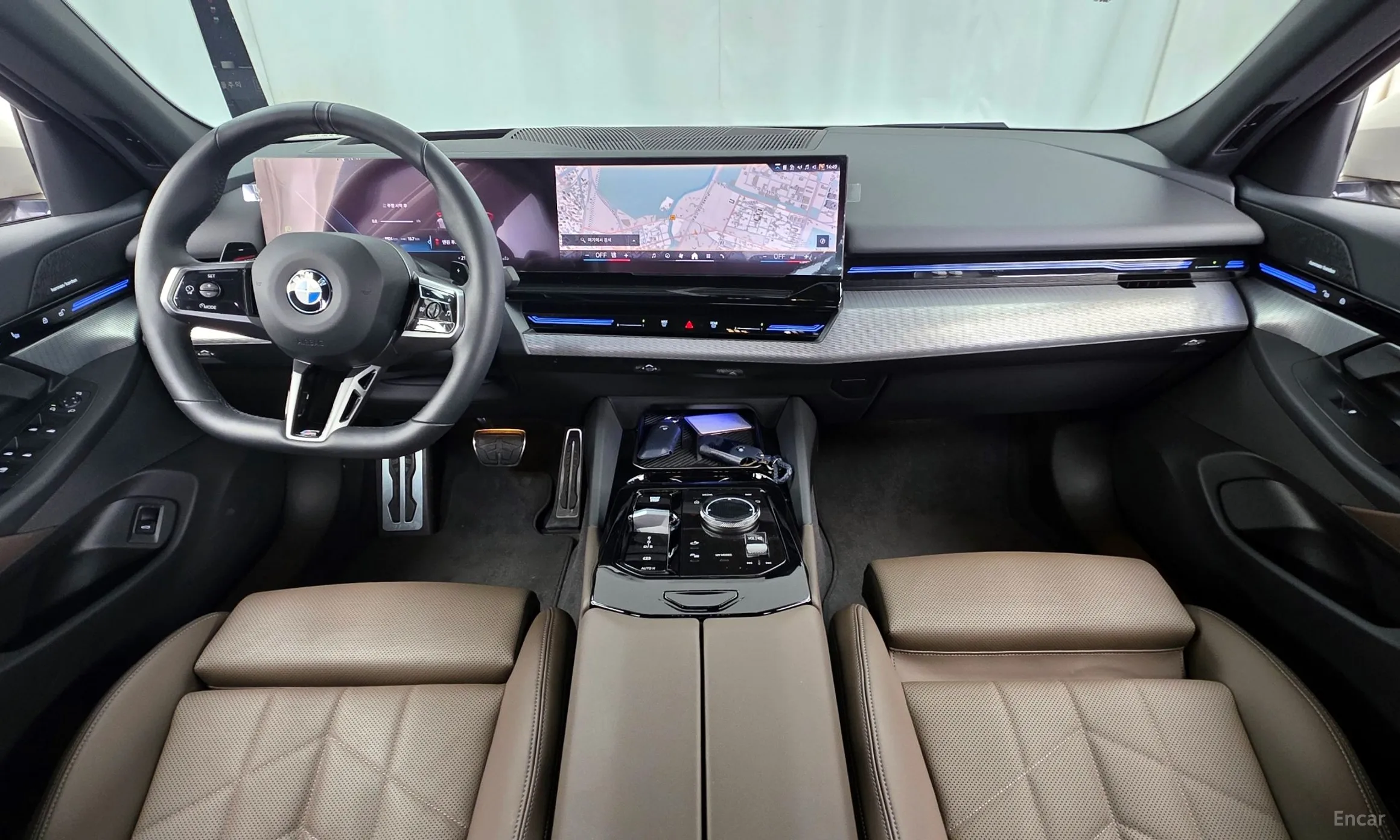 BMW 5 Series (G60) превью 7