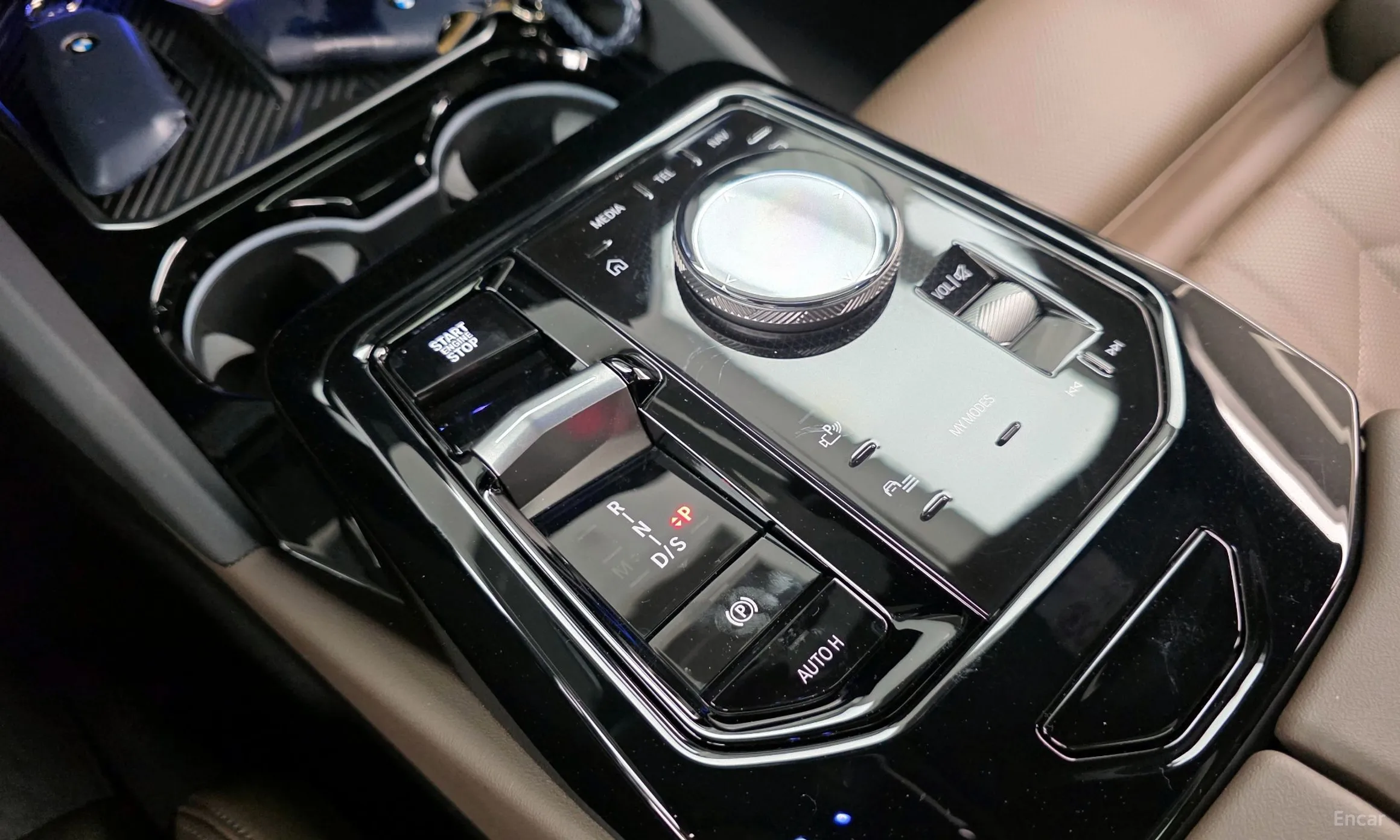 BMW 5 Series (G60) превью 9