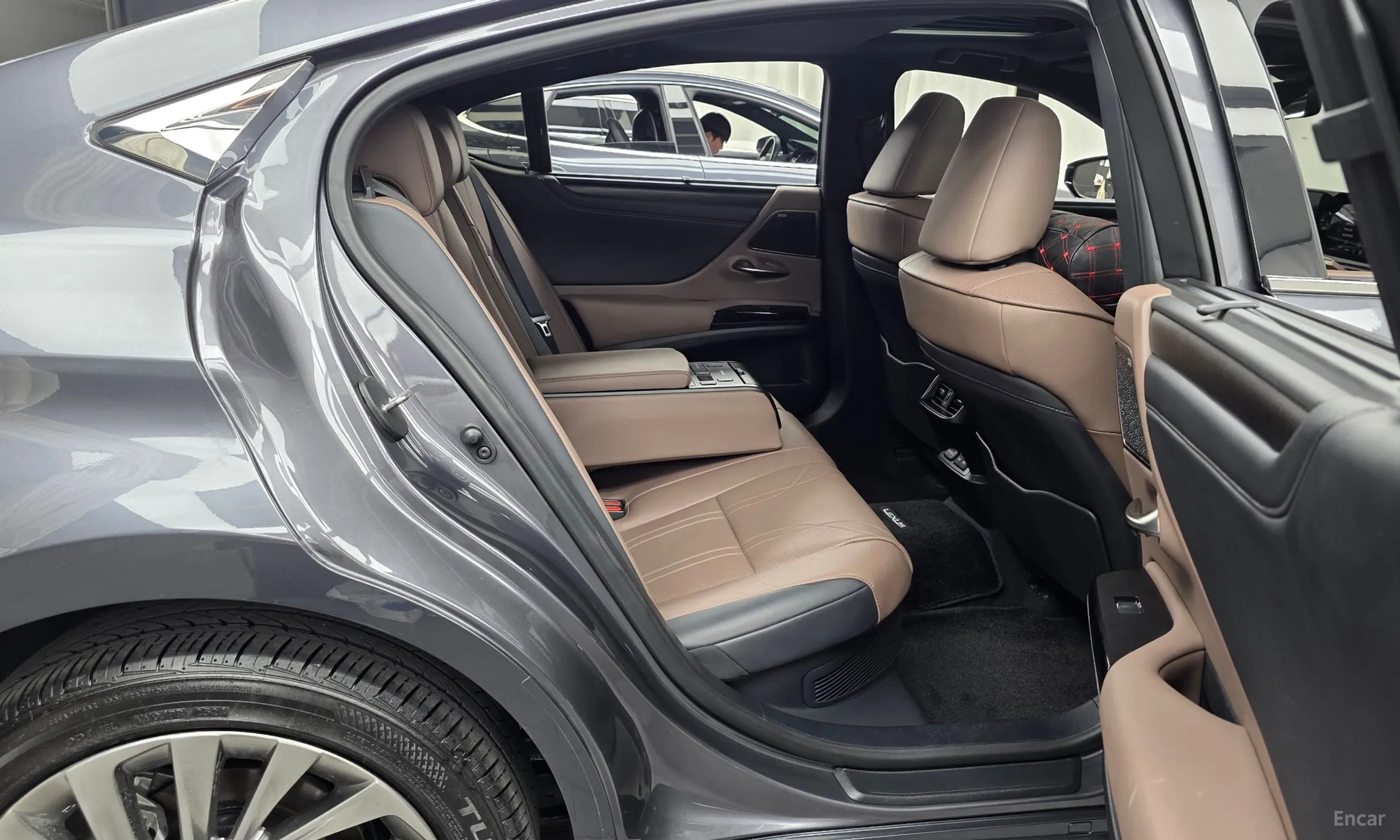 Lexus ES300h 7th Generation превью 12