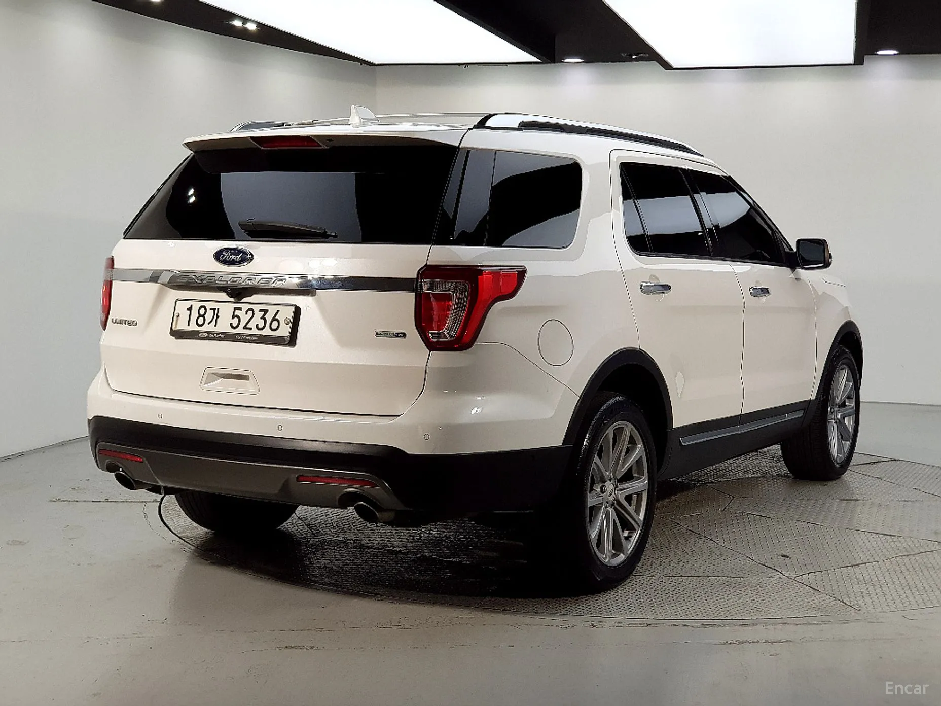 Ford Explorer превью 4